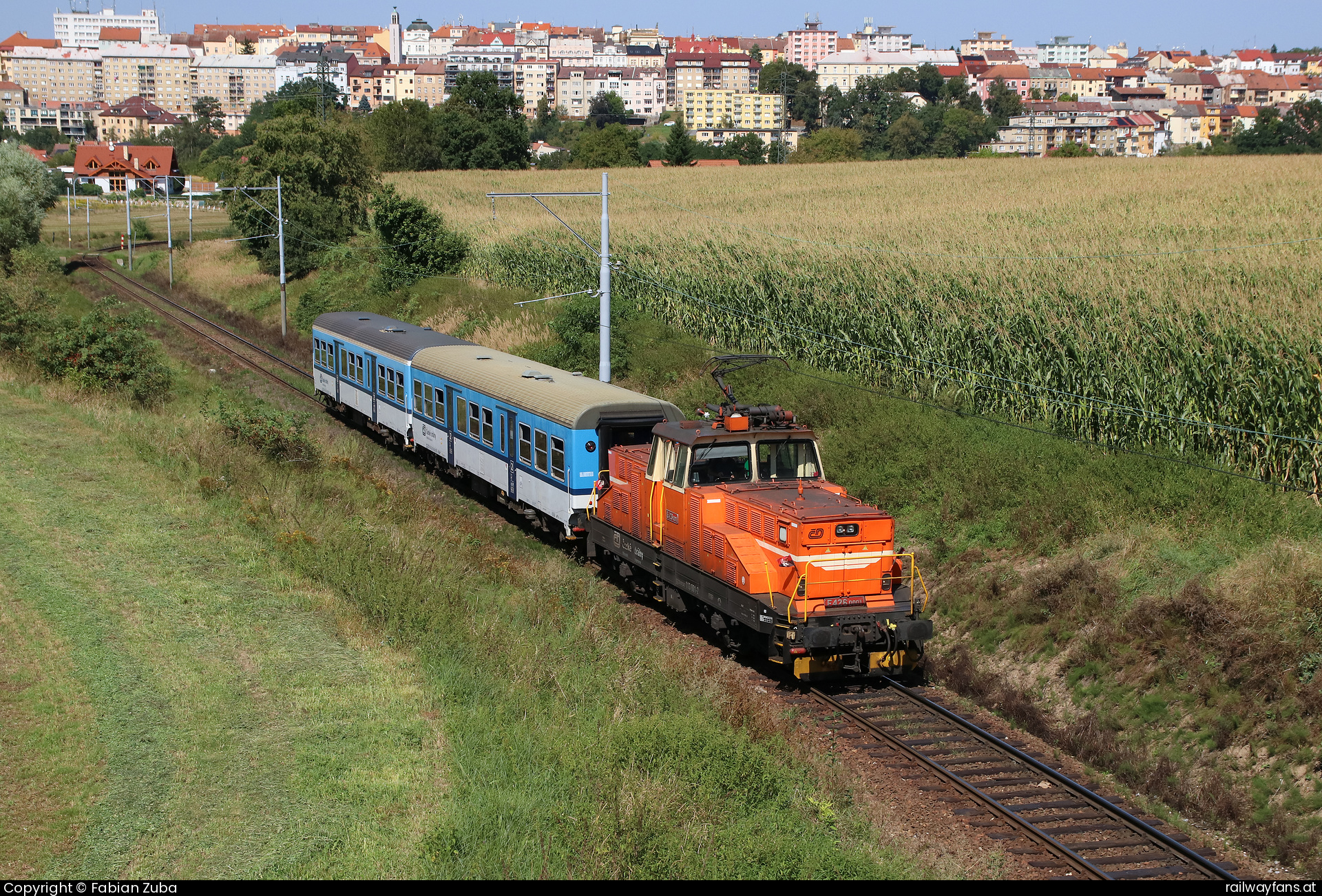 České dráhy E426 0001 (113 001) in Prackenbach mit dem Os 28416  Railwayfans