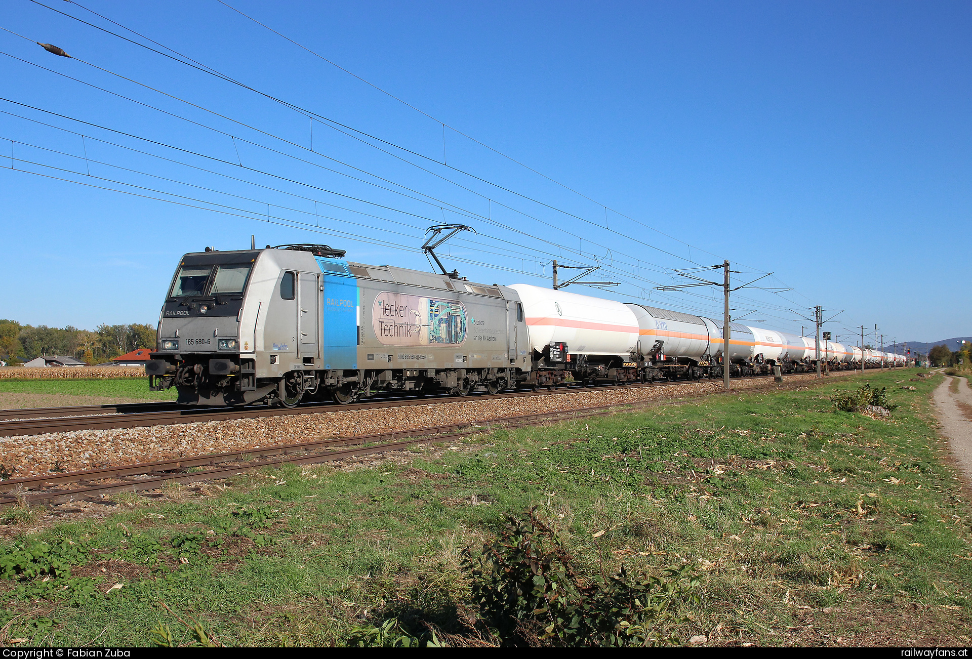 Railpool 185 680 in Langenlebarn - Oberaigen  Railwayfans