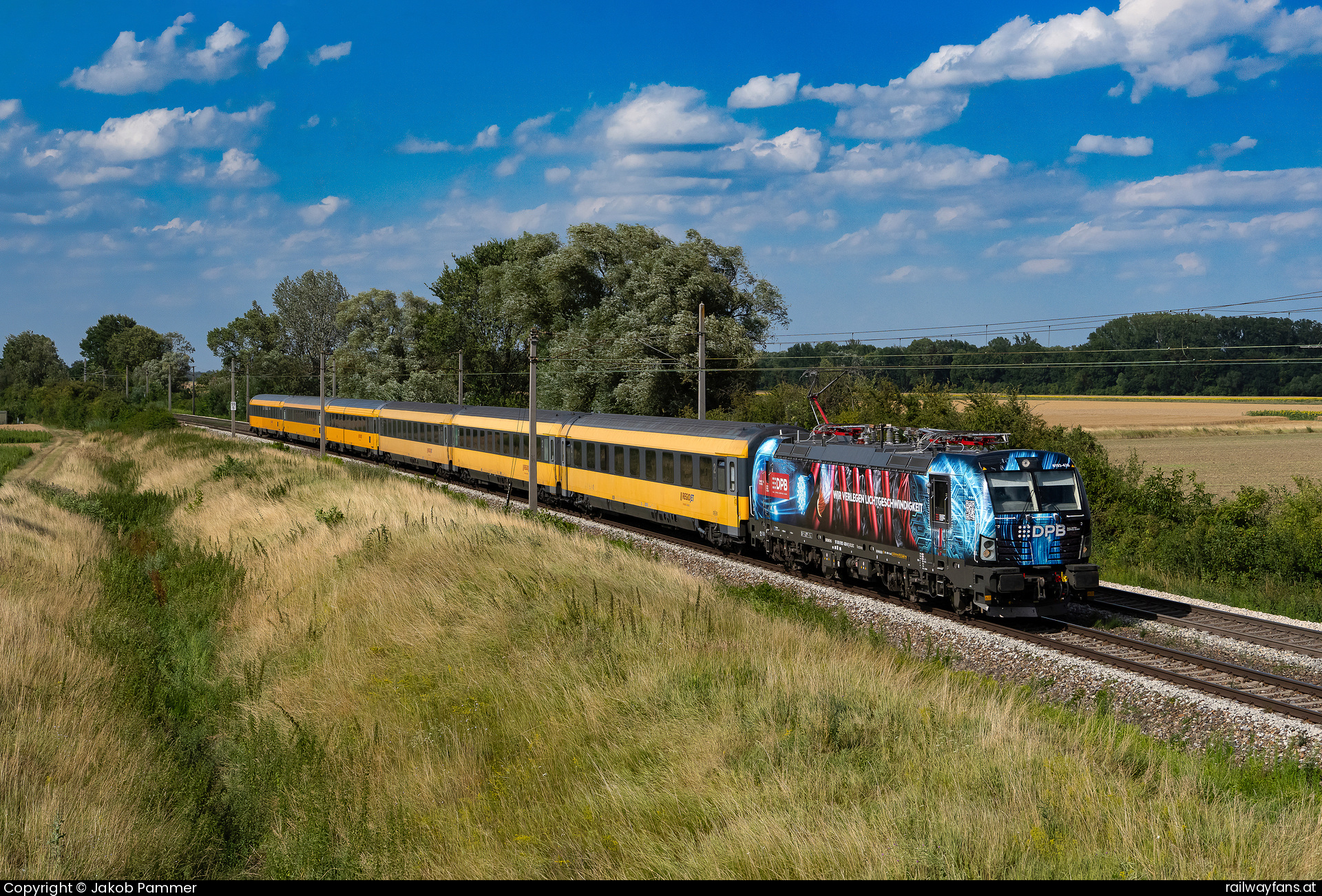 DPB 193 438 in Sierndorf an der March mit dem RGJ 1035 Nordbahn | Wien Praterstern - Breclav Railwayfans