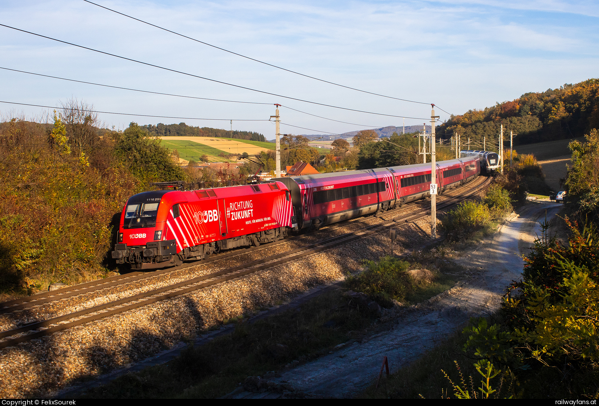 ÖBB 1116 251 in Pengersdorf mit dem RJ 744 Westbahn | Wien Westbahnhof - St. Pölten (alt) Railwayfans