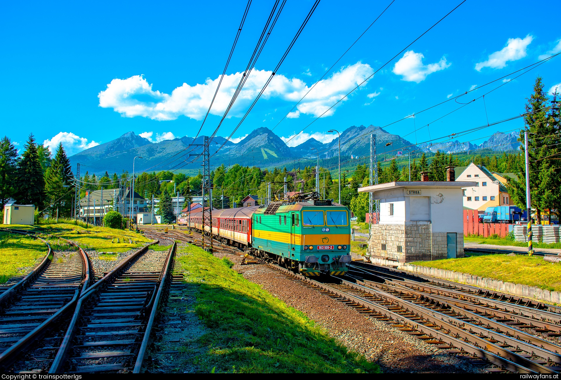 ZSSK 163 109 in Tschirm - ZSSK 163 109 \'\'Retro\'\' spotted in Strba   Railwayfans