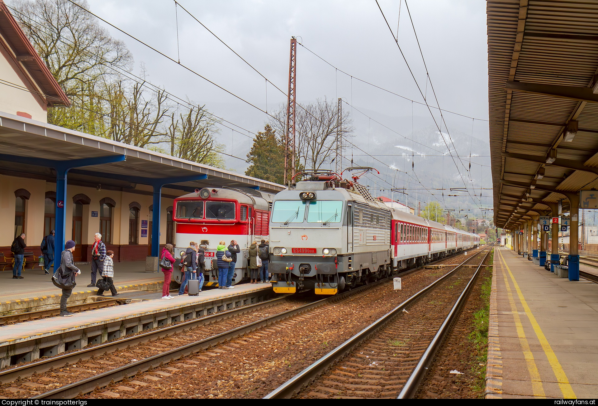 ZSSK 350 001 in Vrútky - ZSSK 350 001 on R spotted in Vrutky   Railwayfans