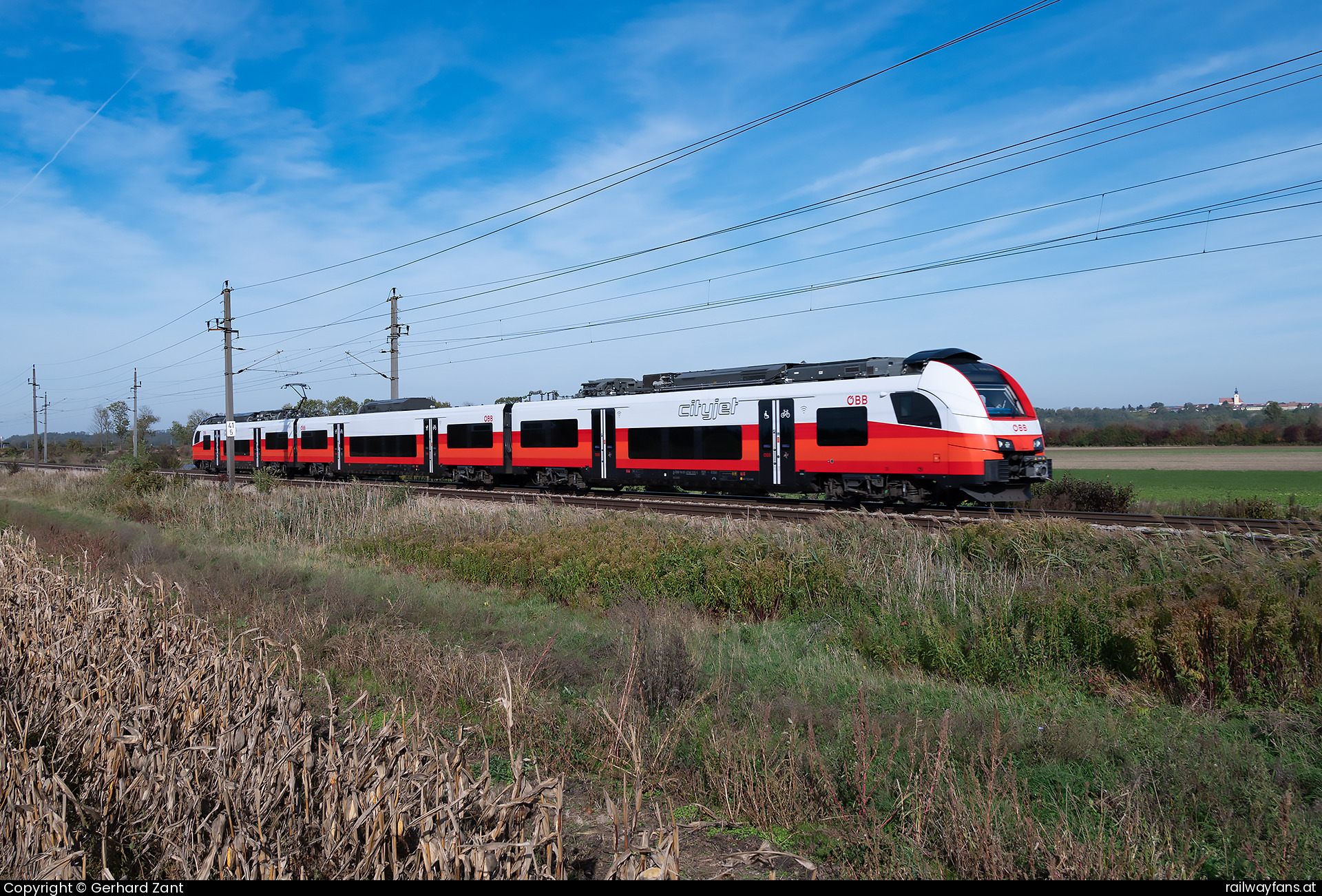 ÖBB 4746 in Starnwörth mit dem REX 2165  Railwayfans