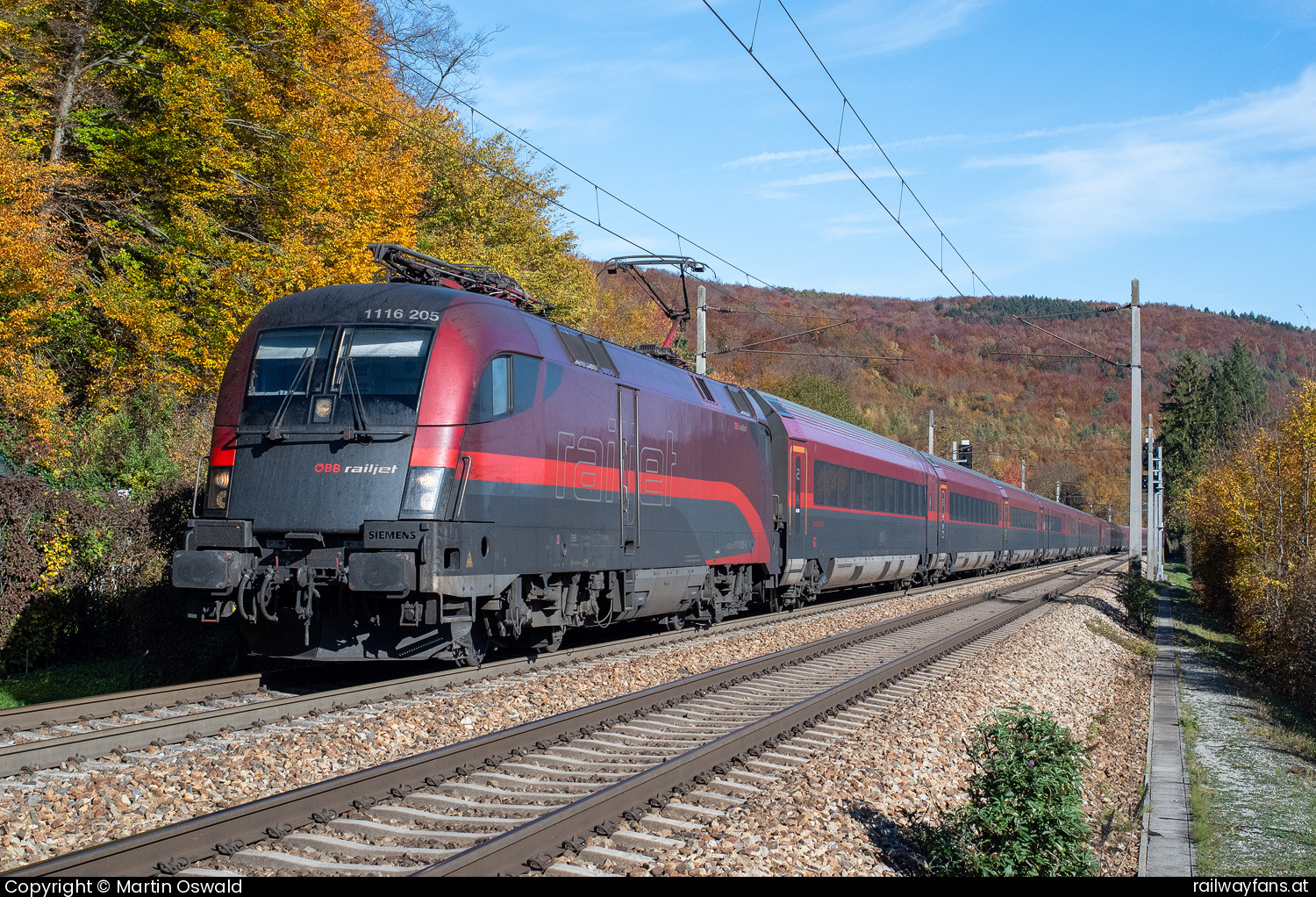 ÖBB 1116 205 in Untertullnerbach  Railwayfans