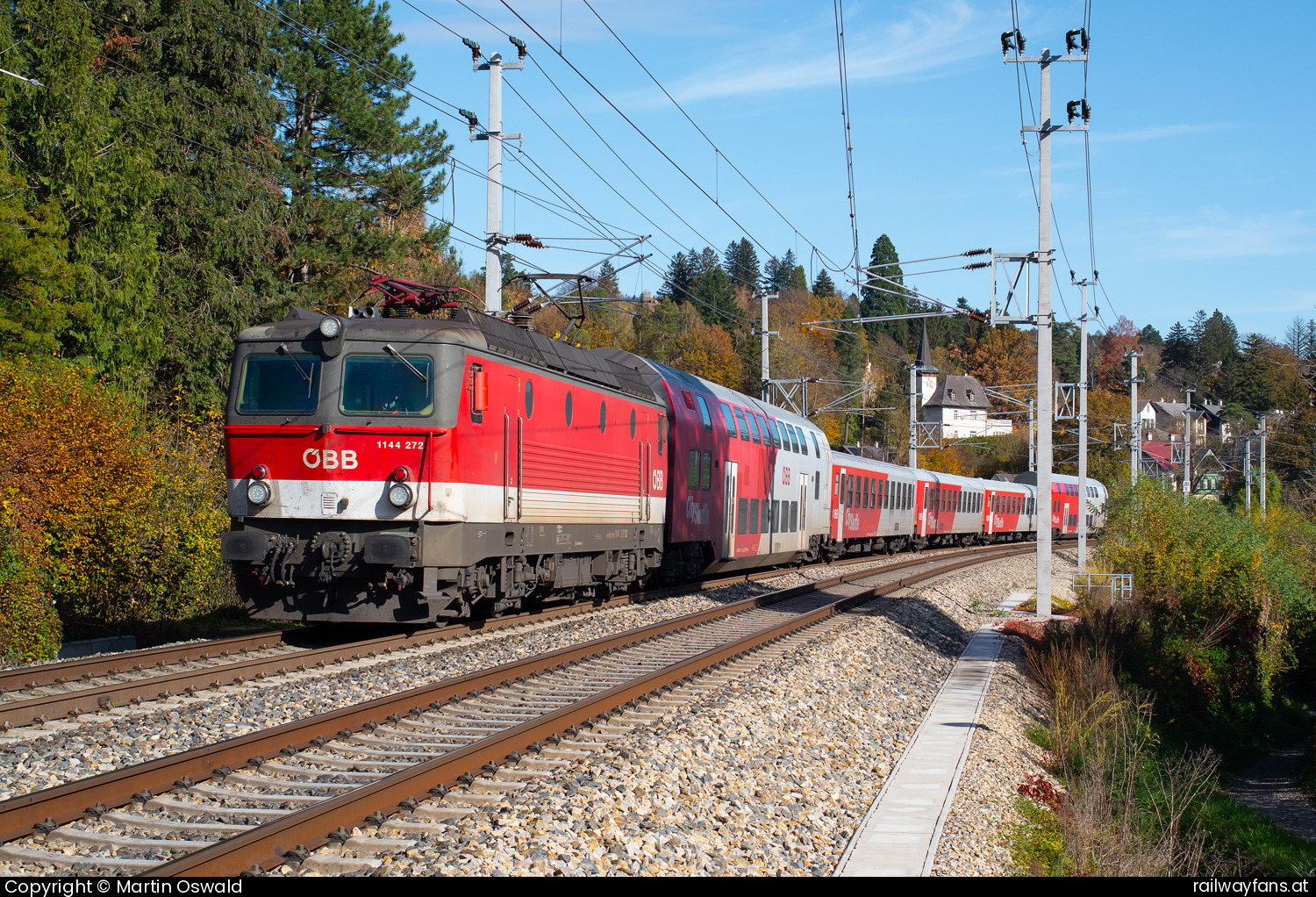 ÖBB 1144 272 in Tullnerbach  Railwayfans