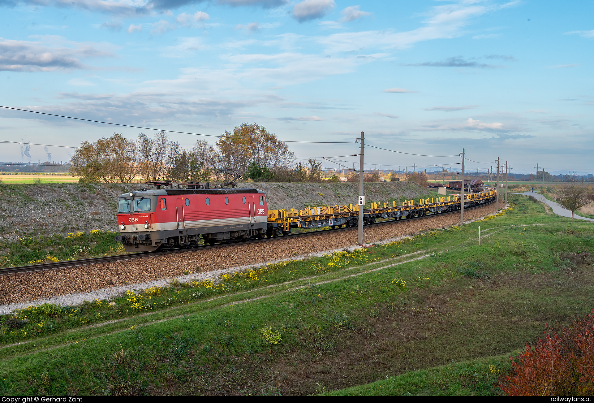 ÖBB 1144 029 in Judenau  Railwayfans