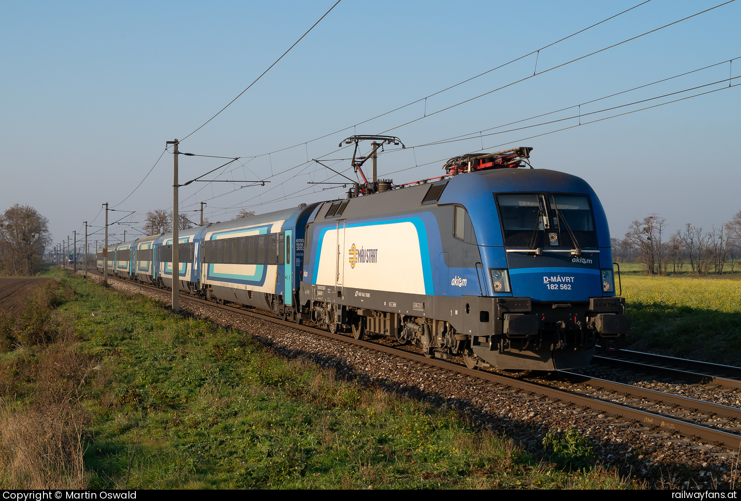 MÁV Rail Tours 182 562 in Gramatneusiedl  Railwayfans