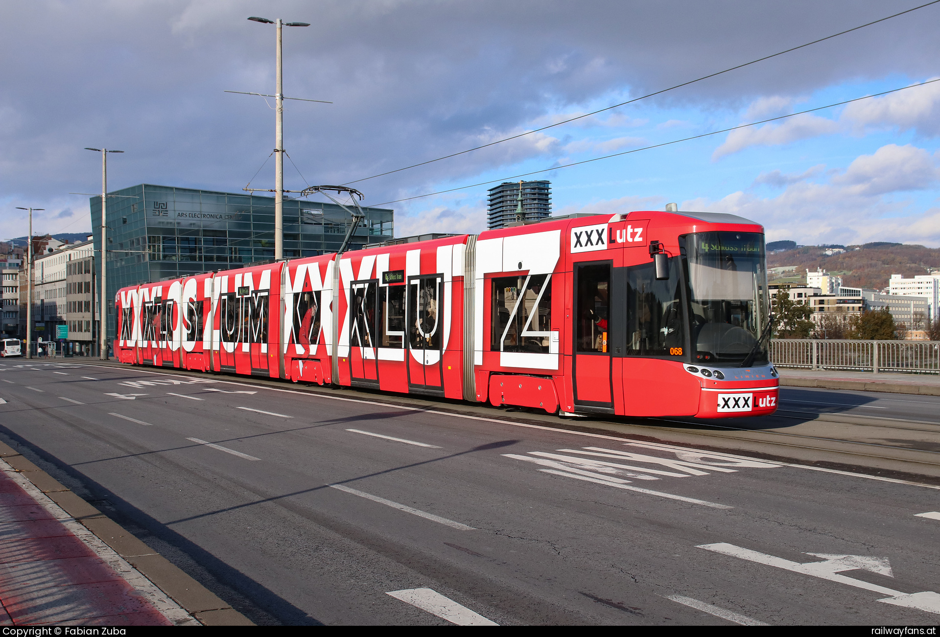 LINZ AG Linien 068 in Linz Nibelungenbrücke  Railwayfans