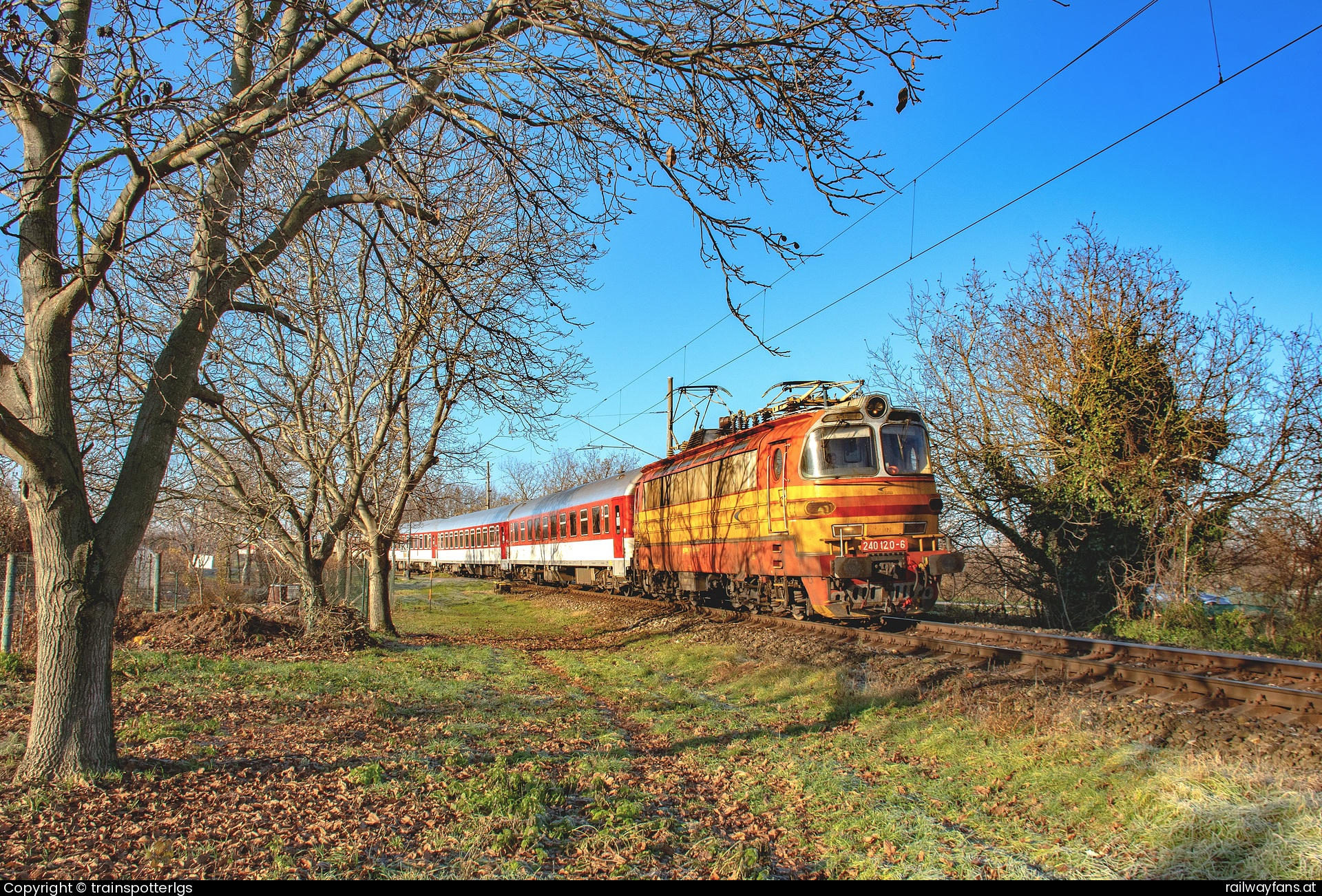 ZSSK Cargo 240 120 in Sv. Anny - ZSSKC 240 120 spotted in Surany   Railwayfans