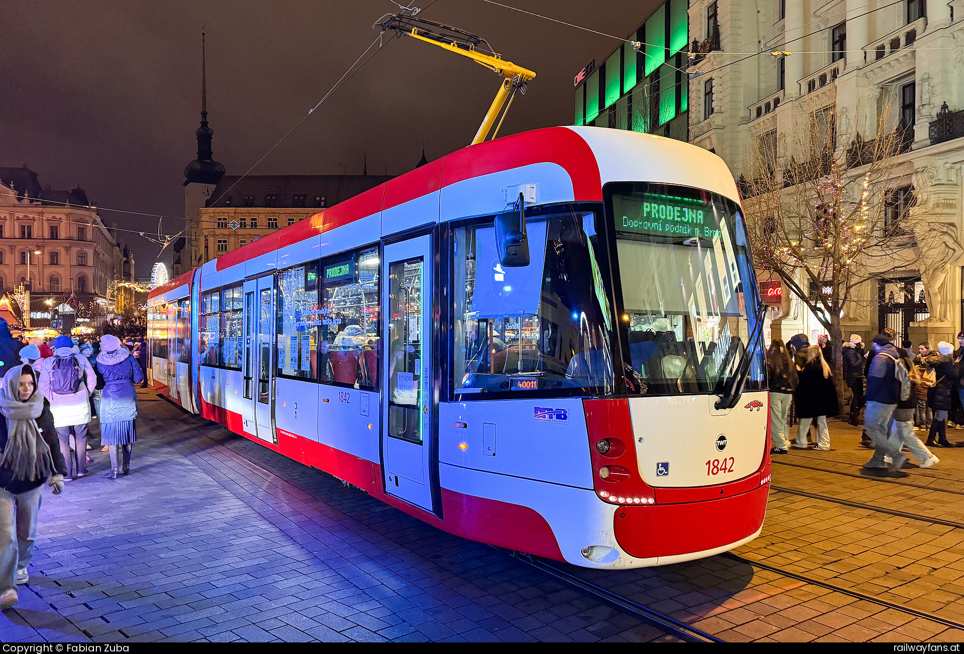 DPMB 1842 in Brno Moravské náměstí  Railwayfans