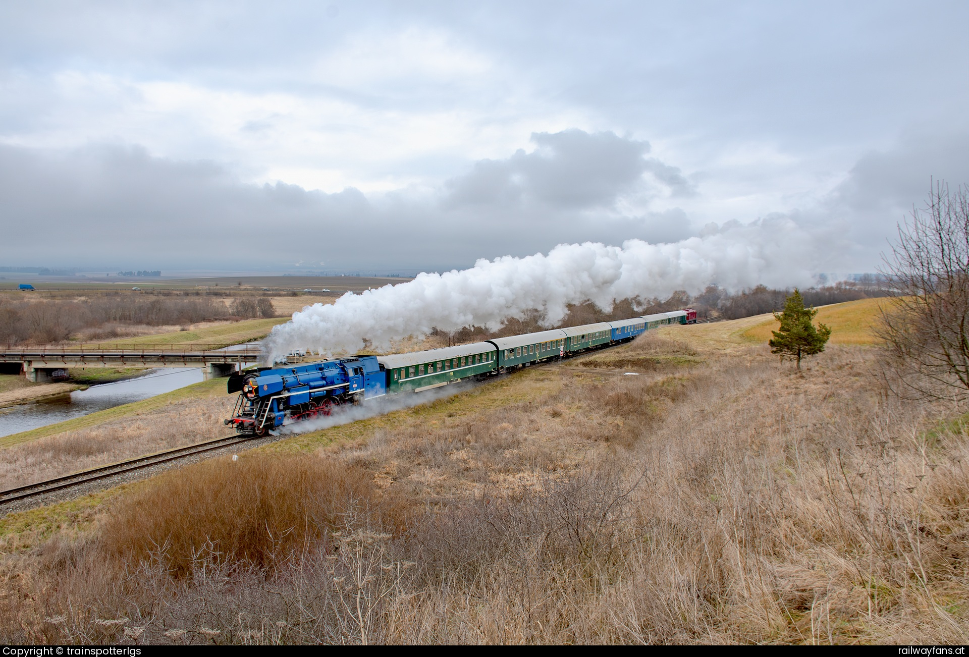 KZHV 477 013 in Großlomnitz - KZHV 477 013 'Papagaj' spotted near Veľká Lomnica   Railwayfans