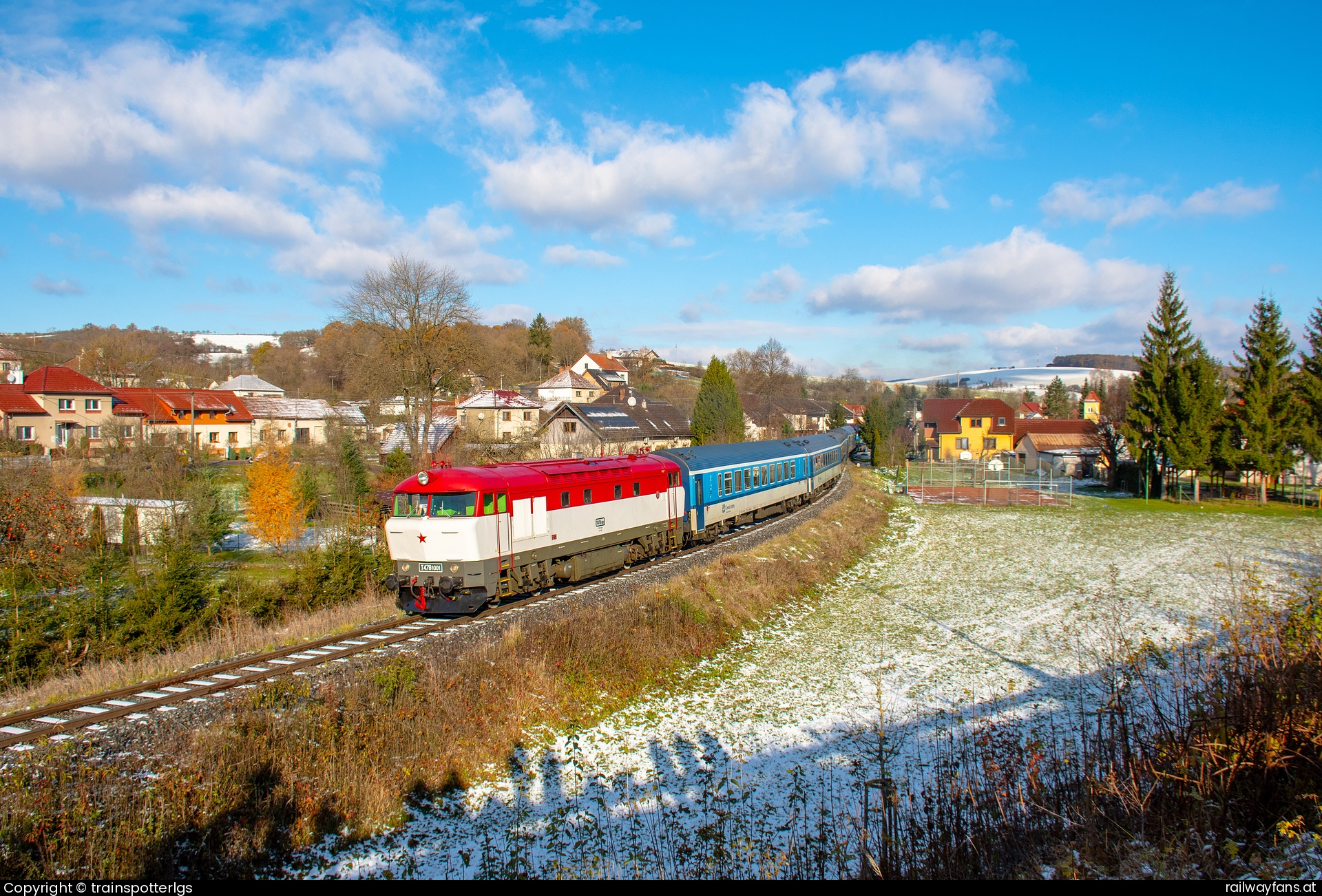 České dráhy 751 001 in Polichno - CD 751 001 on IC ''Slovácký expres'' spotted in Polichno
   Railwayfans