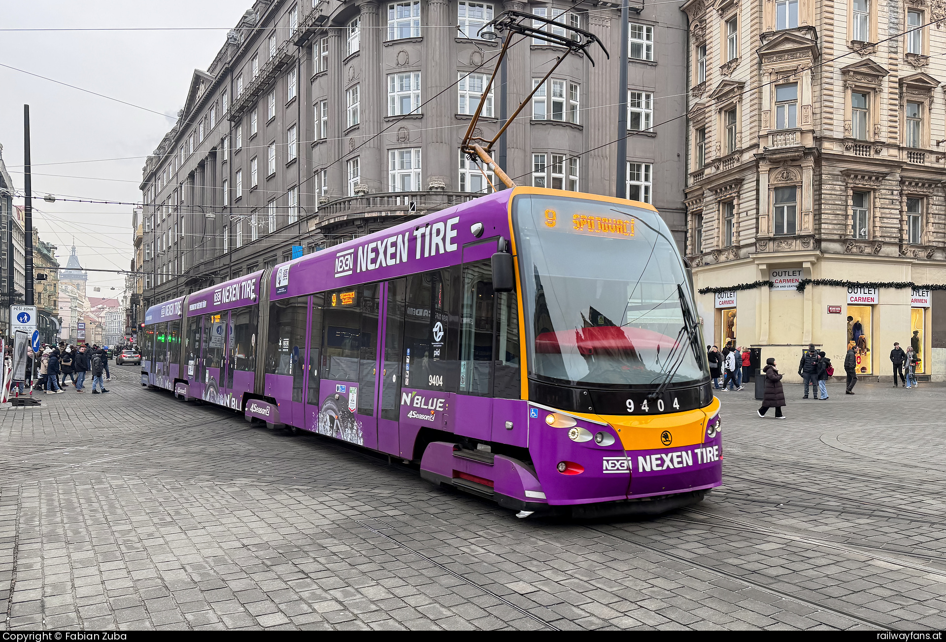 DPP 9404 in Praha Vaclavske namesti  Railwayfans