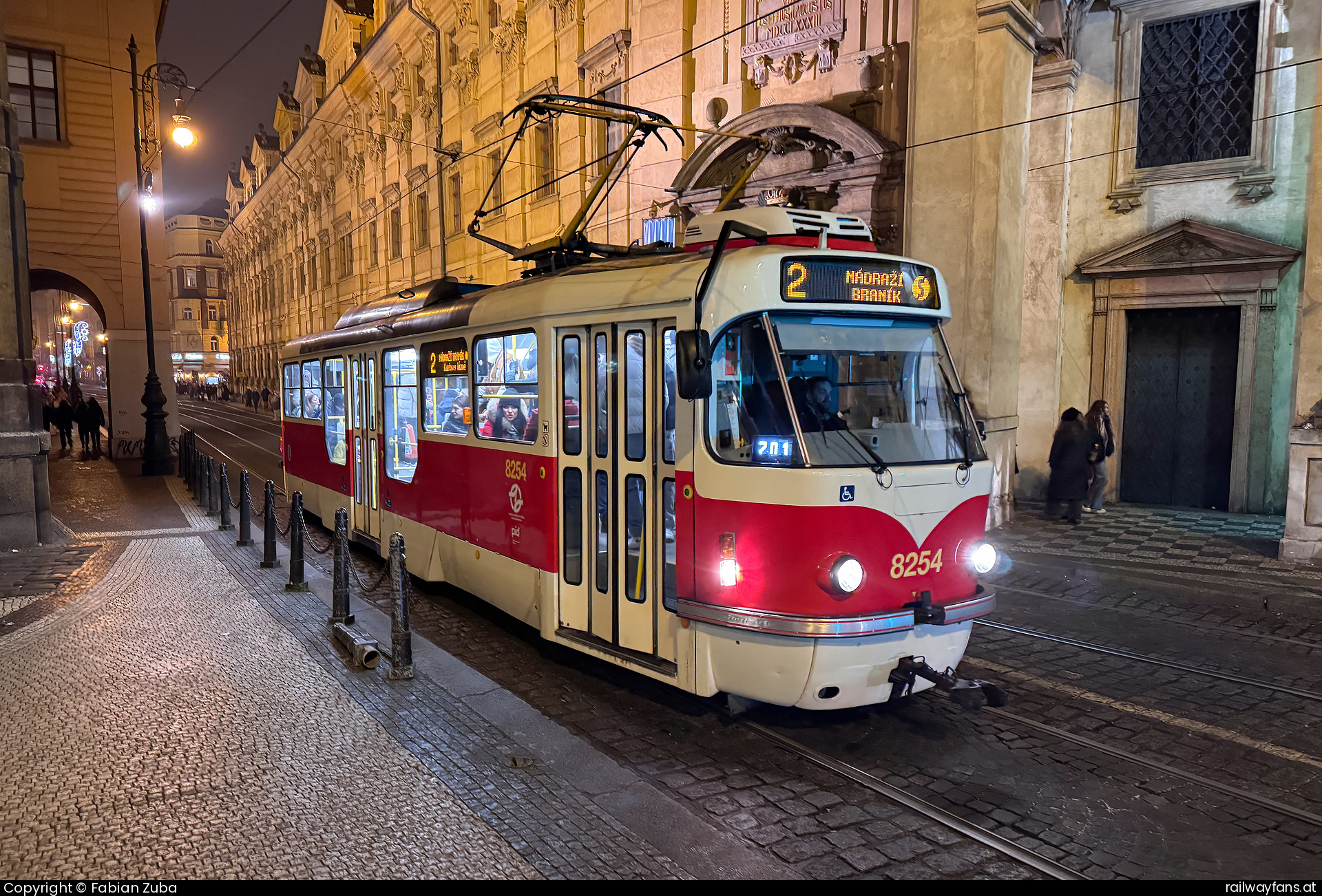 DPP 8254 in Praha Kreuzherrenplatz  Railwayfans