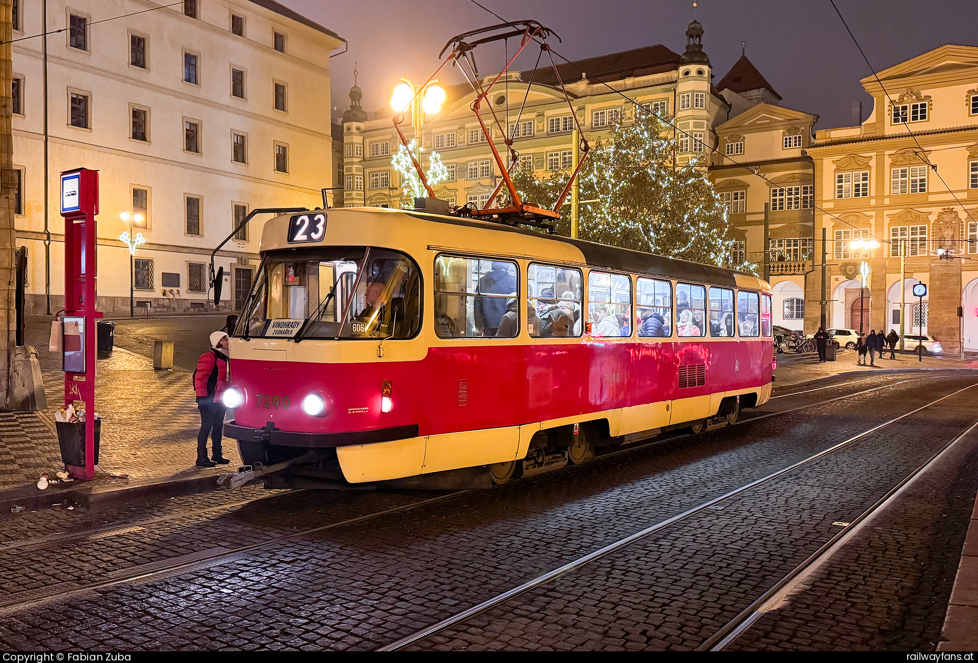 DPP 7290 in Praha Malostranske namesti  Railwayfans