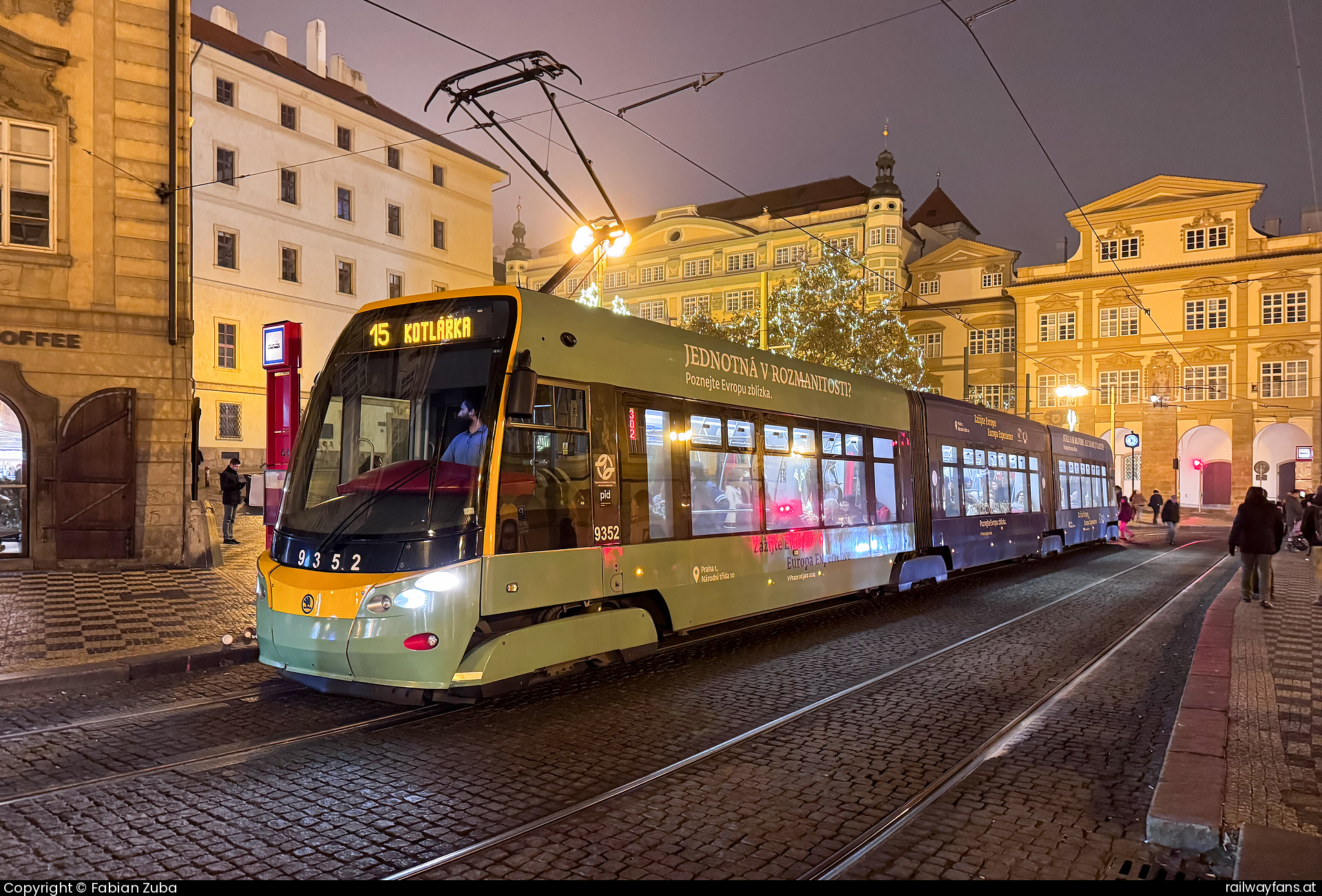 DPP 9352 in Praha Malostranske namesti  Railwayfans