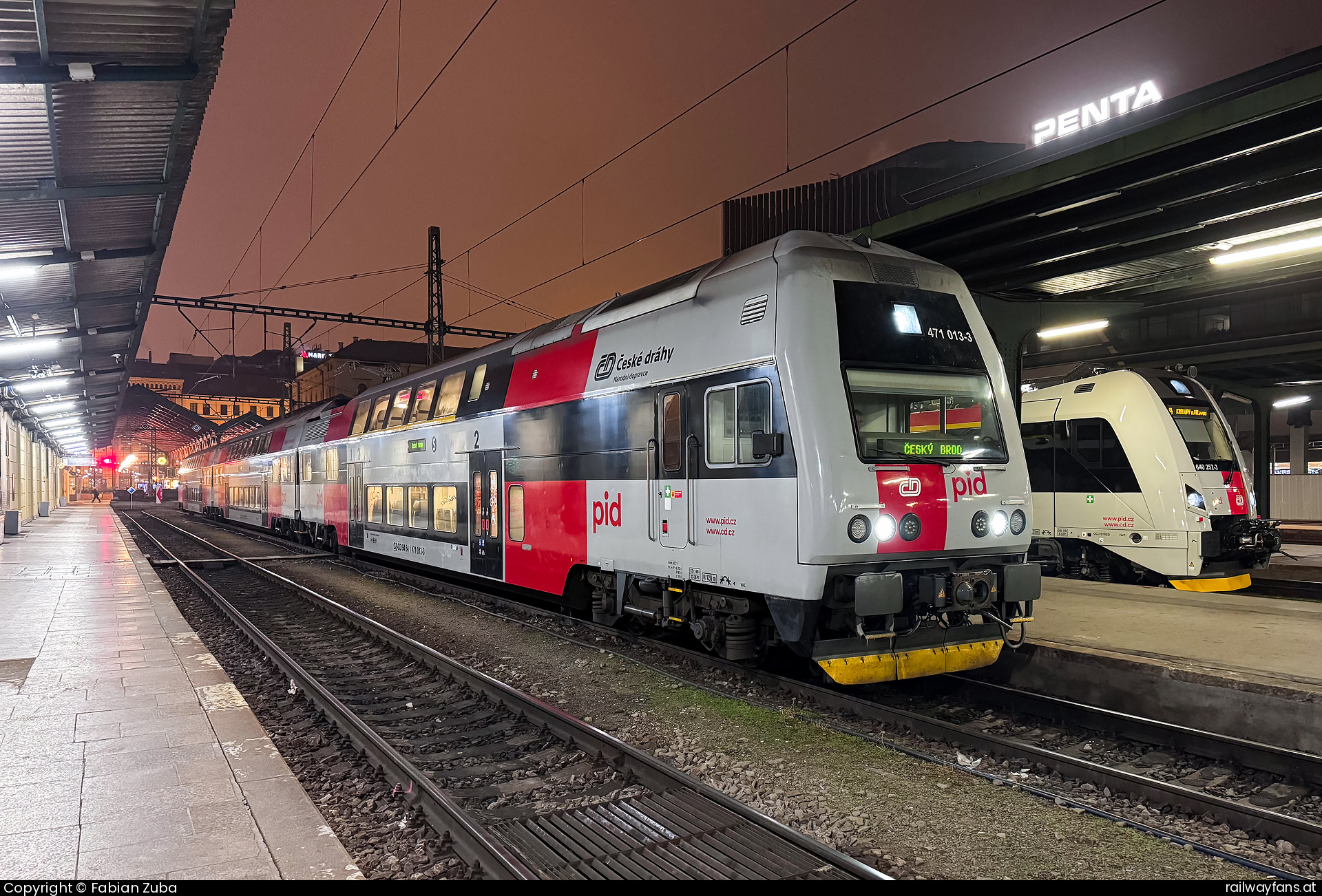 České dráhy 471 013 in Praha Masarykovo n. mit dem Os 8651  Railwayfans