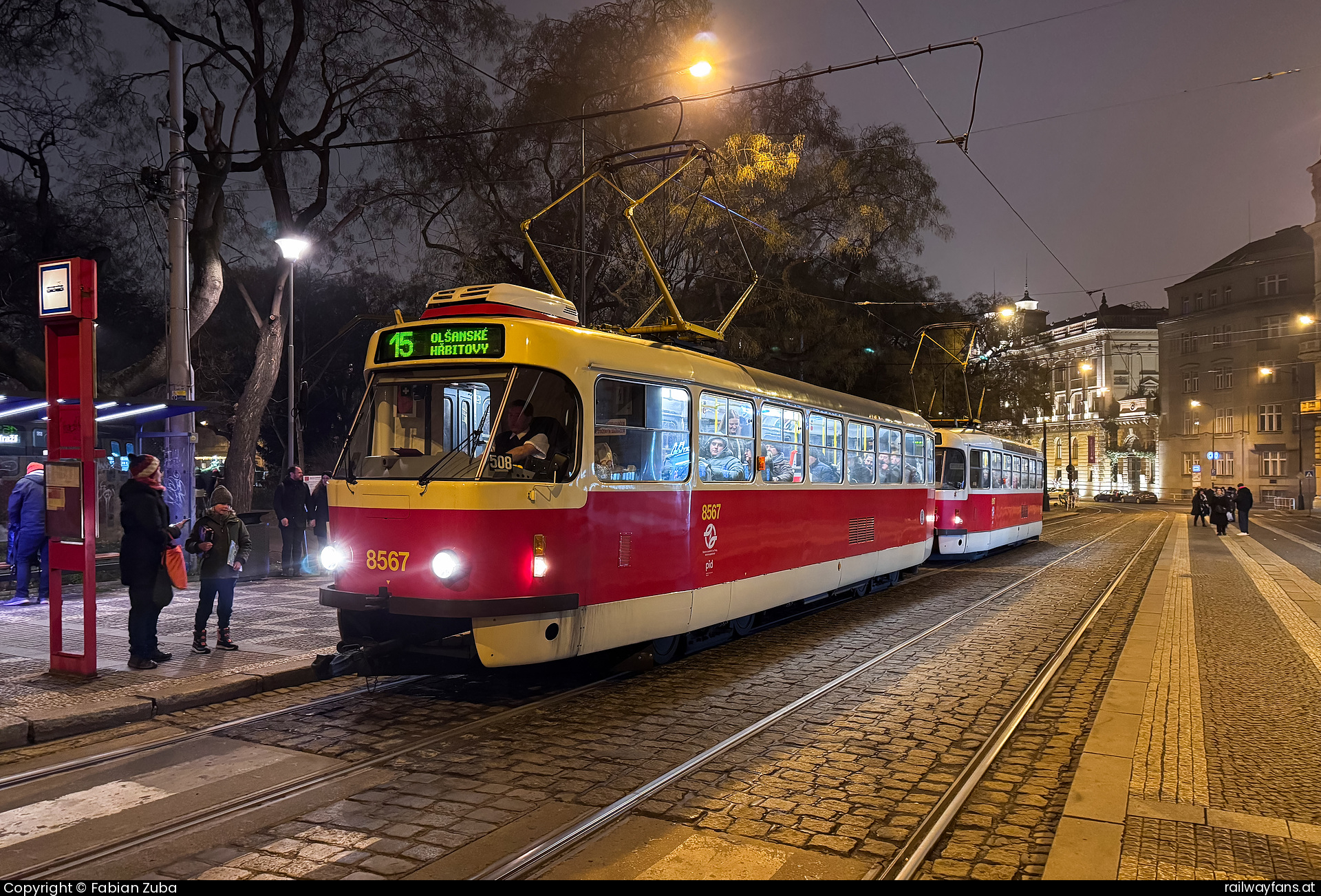 DPP 8567 in Praha hl.n.  Railwayfans