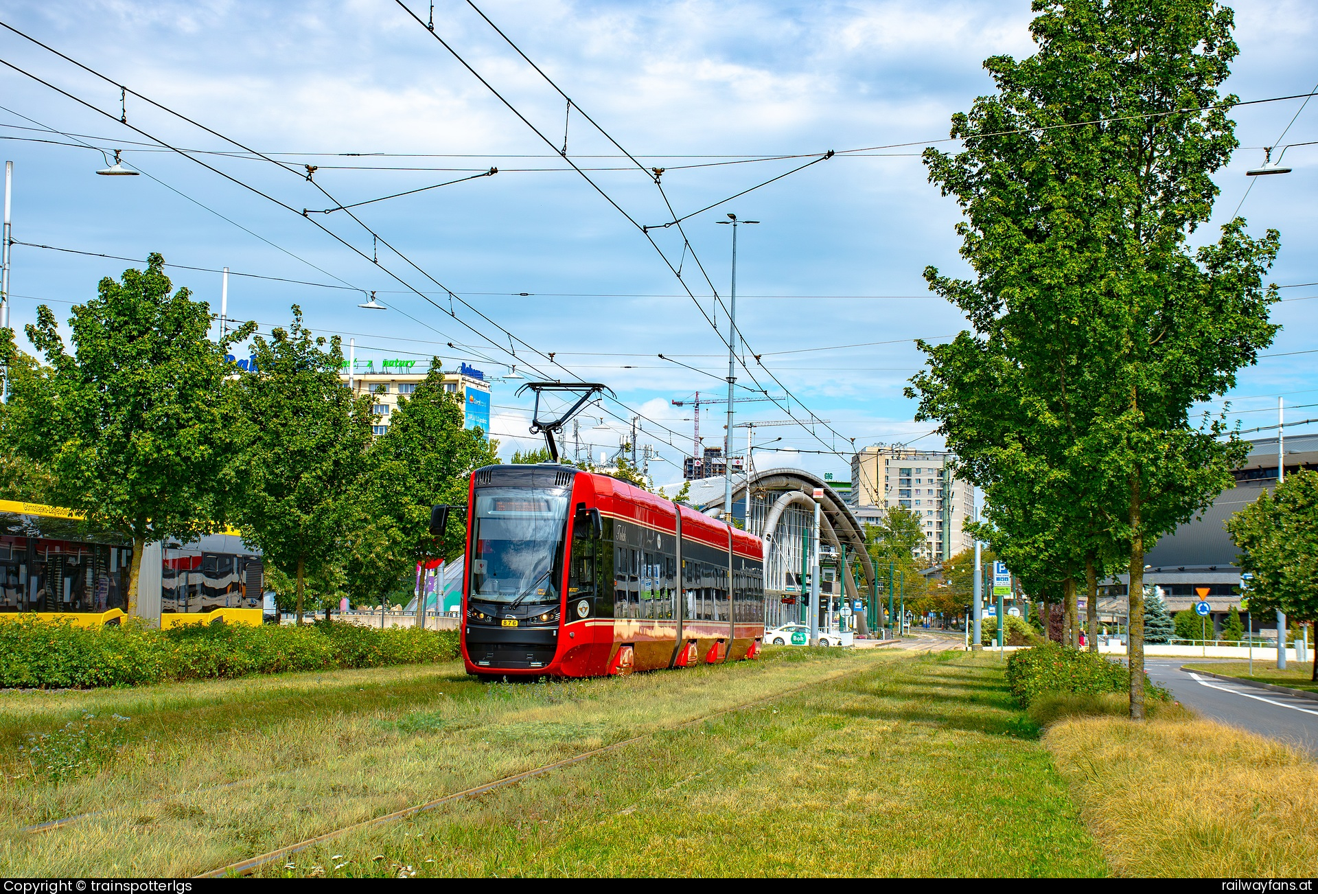 Tramwaje Śląskie 876 in Aleja Wojciecha Korfantego - Tramwaje Śląskie 876 spotted in Katwice - Aleja Korfantego   Railwayfans