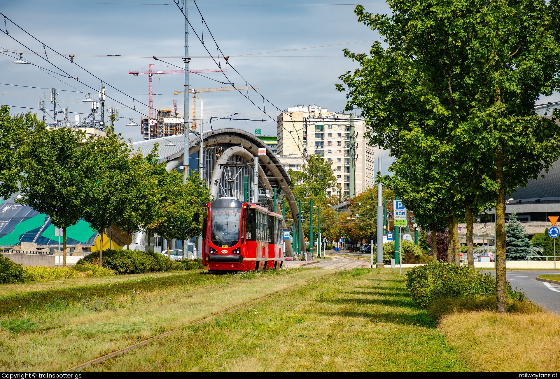 Tramwaje Śląskie 709 in Aleja Wojciecha Korfantego - Tramwaje Śląskie 709 + 710 spotted in Katwice - Aleja Korfantego   Railwayfans