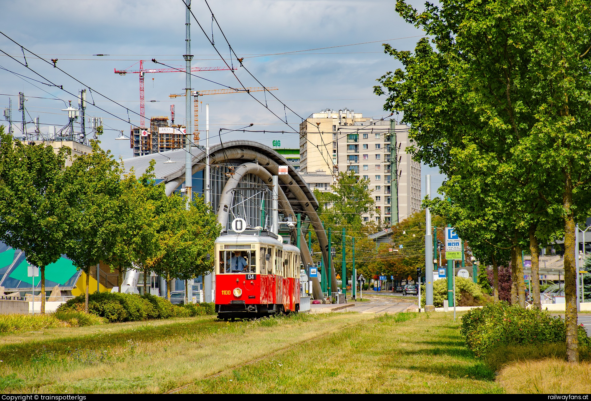 Tramwaje Śląskie 1100 in Aleja Wojciecha Korfantego - Tramwaje Śląskie Typ N 1100 spotted in Katwice - Aleja Korfantego   Railwayfans