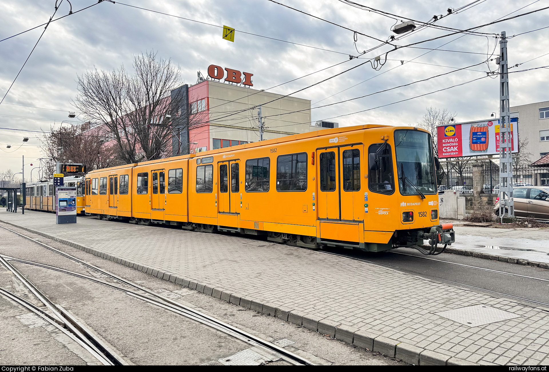 Budapesti Közlekedési Központ 1582 in Budapest Közvagohid  Railwayfans