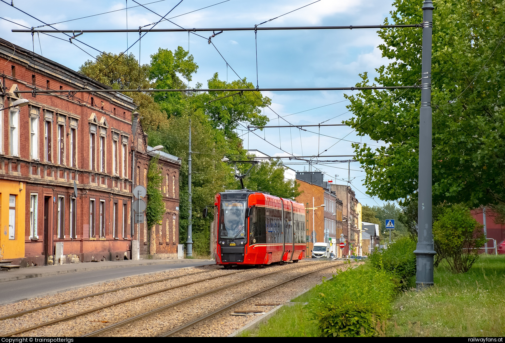 Tramwaje Śląskie 1044 in Obrońców Westerplatte - Tramwaje Śląskie 1044 spotted in Katowice - Szopienice Poczta   Railwayfans