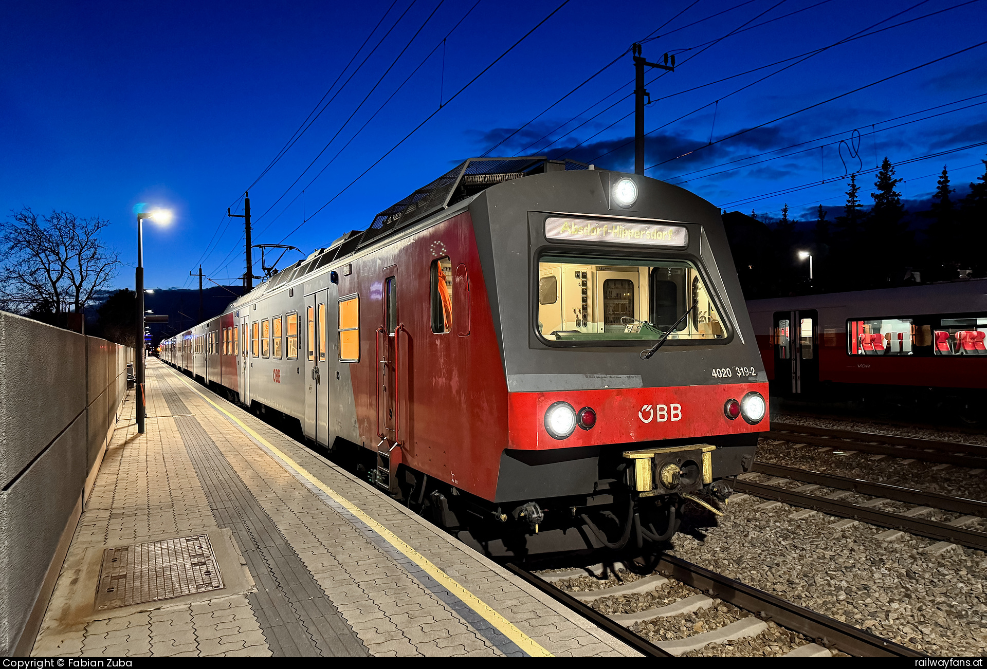 ÖBB 4020 319 in Pfaffstätten mit dem S4 / 21714  Railwayfans