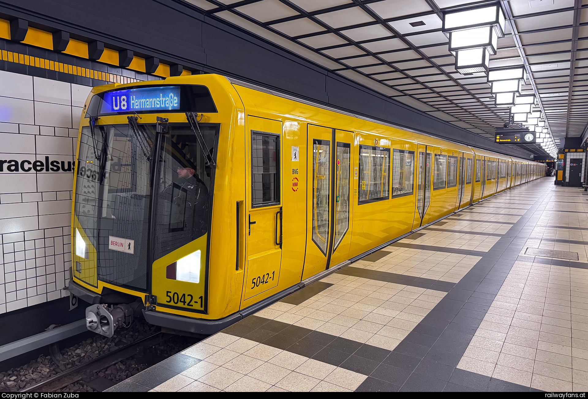 BVG 5042-1 in Berlin Paracelsus Bad  Railwayfans