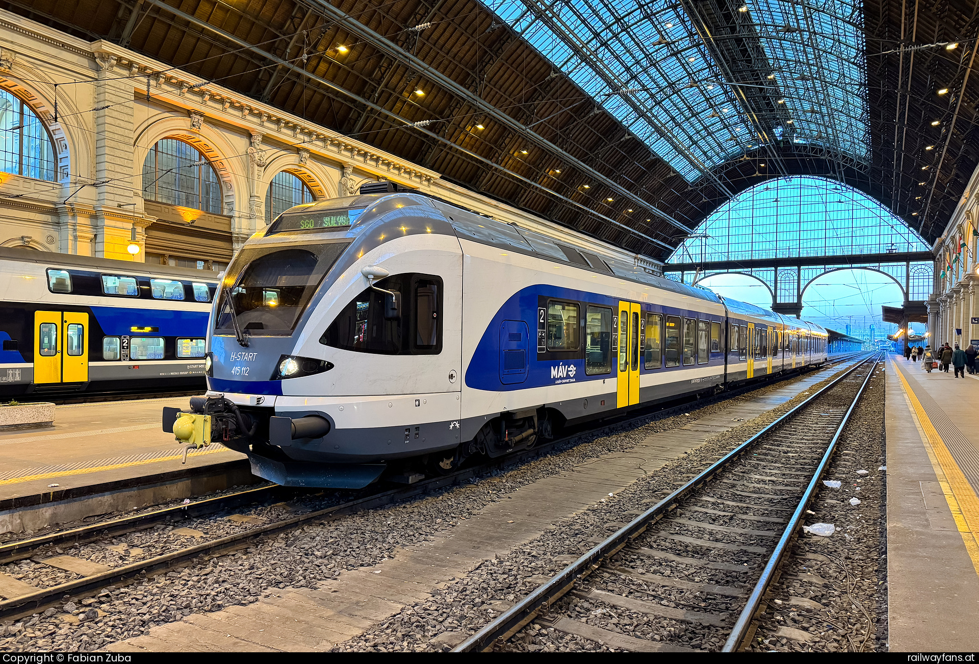 MÁV-START 415 112 in Budapest Keleti  Railwayfans