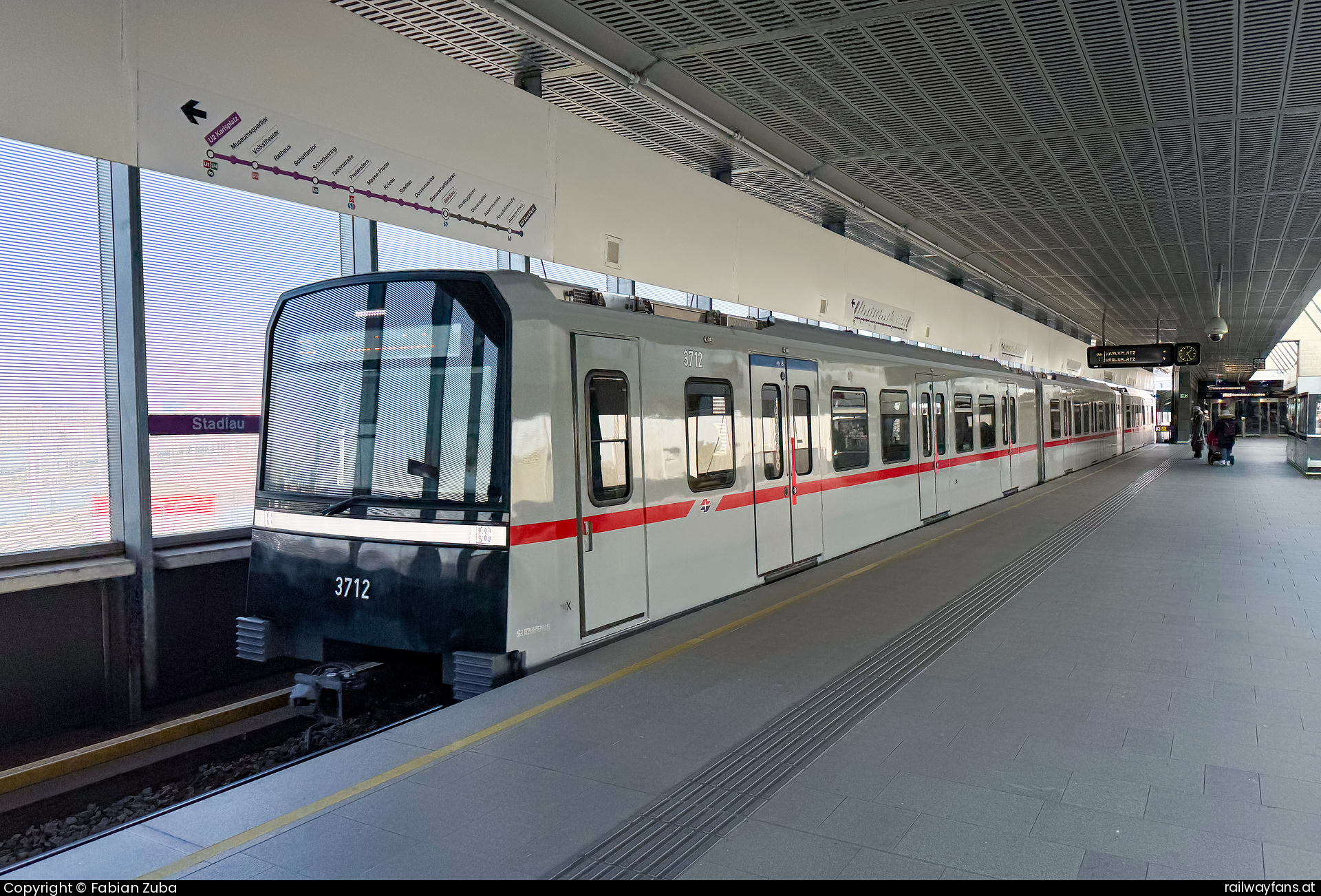 Wiener Linien 3712 in Wien Stadlau  Railwayfans