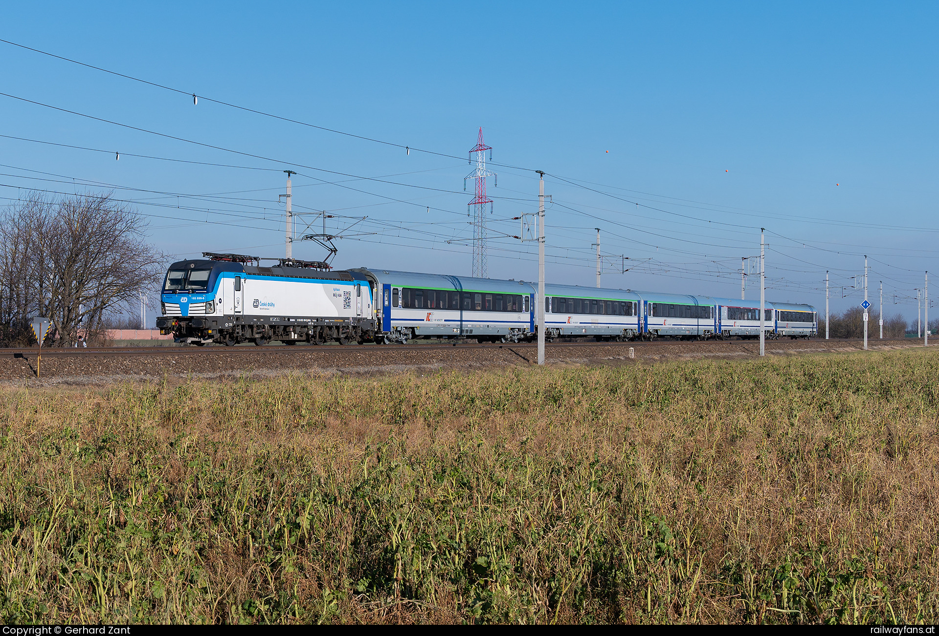 České dráhy 193 699 in KG Süßenbrunn mit dem EC 105  Railwayfans