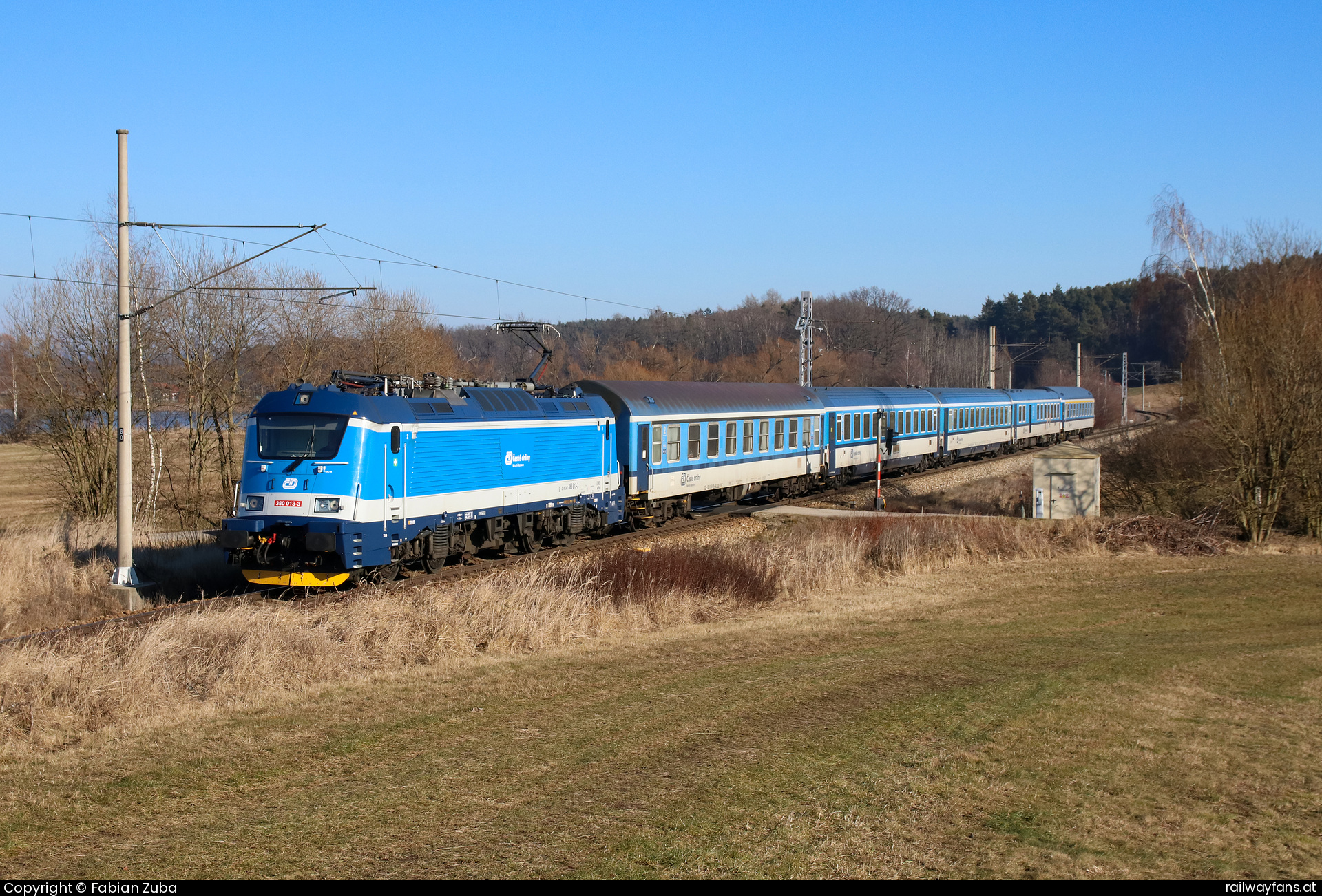 České dráhy 380 013 in Milikovice mit dem EC 333  Railwayfans