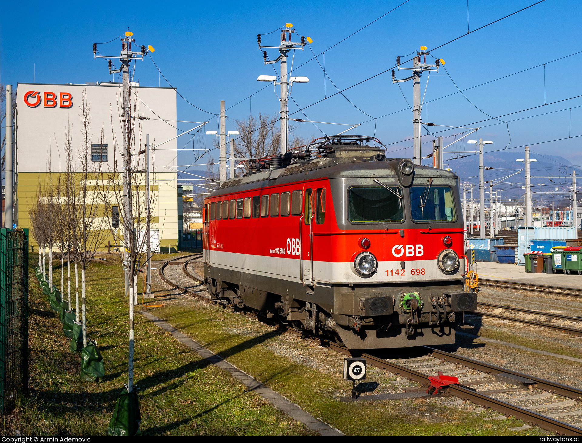 ÖBB 1142 698 in Graz Hauptbahnhof  Railwayfans