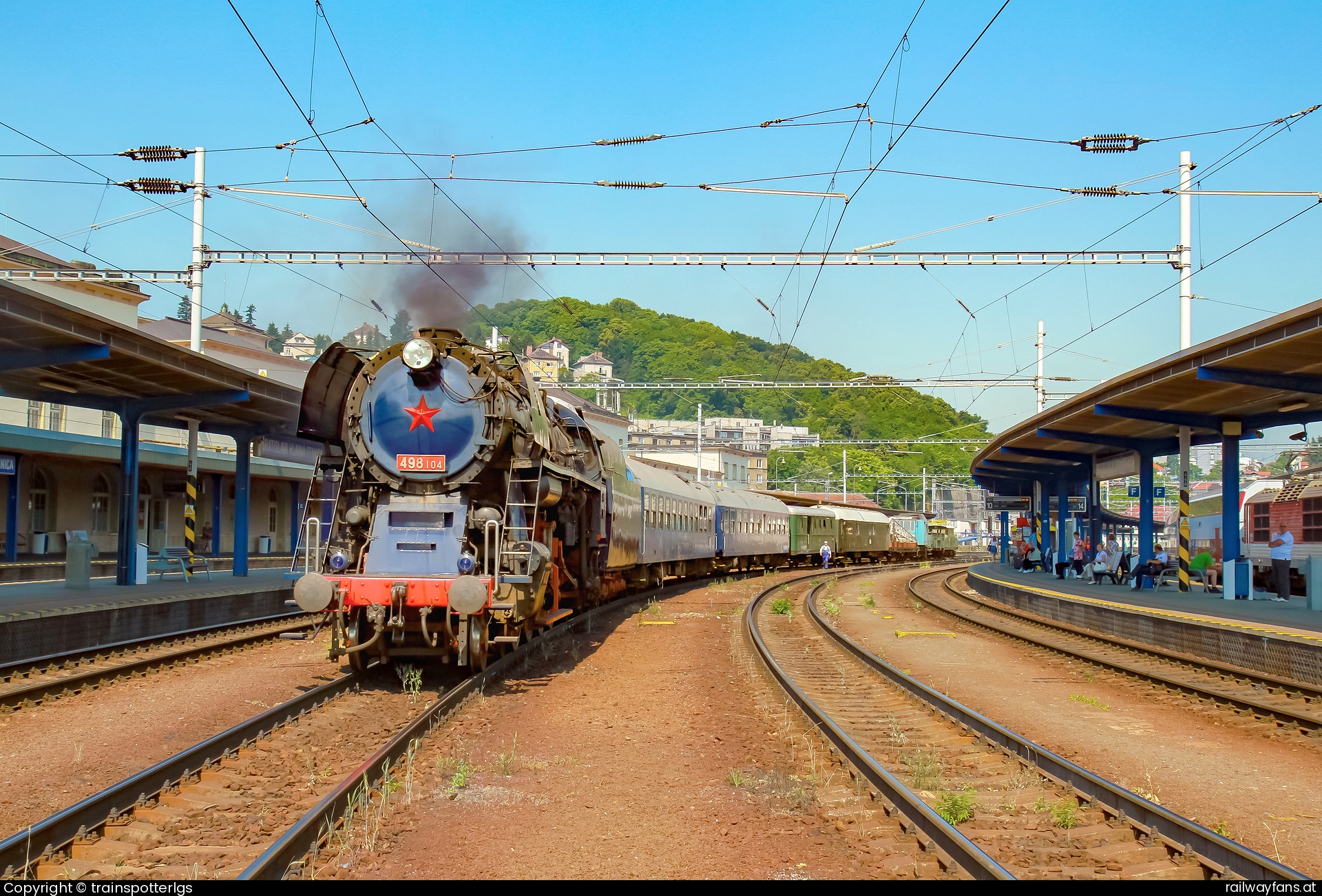 ŽSR – Eisenbahnmuseum der Slowakischen Republik 498 104 in Bratislava Hauptbahnhof - ZSR 498 104 ''Albatros'' spotted in Bratislava hl.st.   Railwayfans