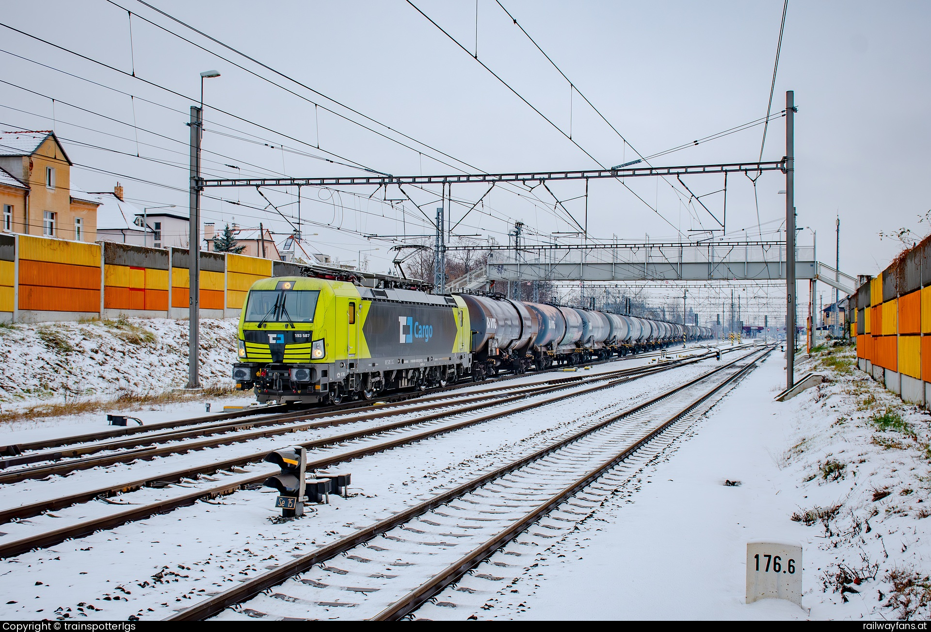 CD Cargo 193 587 in Miranova - CD (Alpha) 193 587 spotted in Praha - Hostivař   Railwayfans