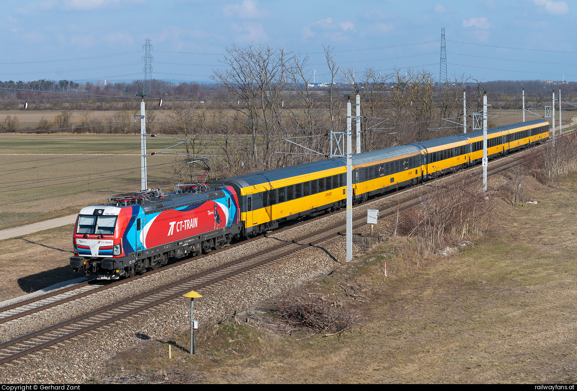 CT-Train 193 442 in Aderklaa mit dem RJ Regiojet 1033  Railwayfans