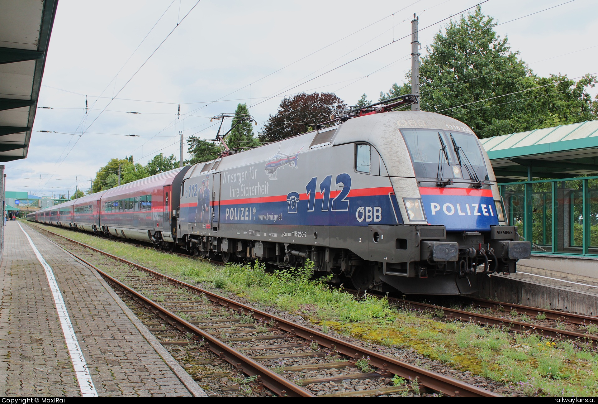 ÖBB 1116 250 in  Bregenz - Im Jahre 2012 feierte die ÖBB das 175-jährige Jubiläum der Eisenbahn in Österreich. Dazu gab es in neun Bahnhöfen Bahnhofsfeste mit Fahrzeugausstellungen und sonstigem Programm. 
Die 1116 250 