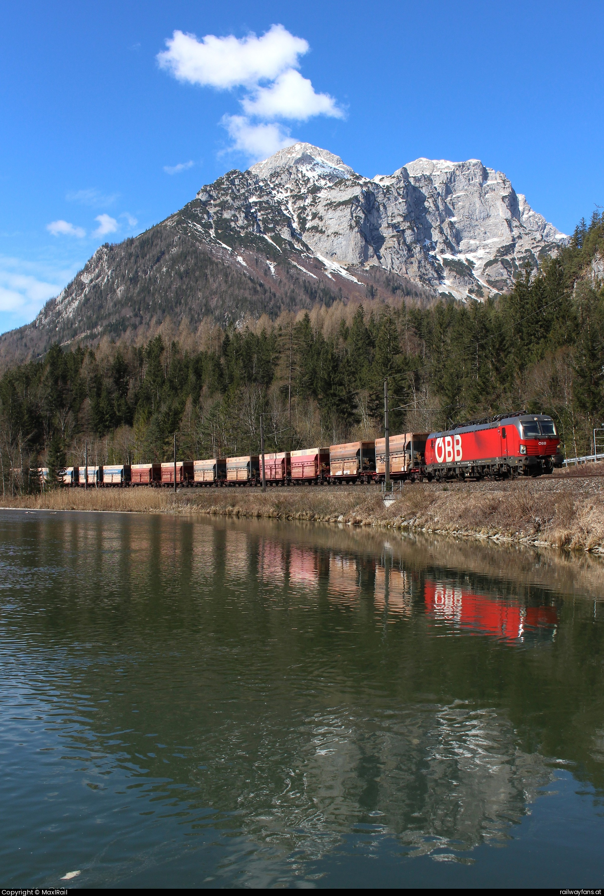 ÖBB 1293 188 in Gstatterboden - Die 1293 188 bringt am 11.3.2025 einen beladenen Erzzug von Koper Luka kommend hier bei Gstatterboden in Richtung Linz Stahlwerke.  Gesäusebahn Railwayfans