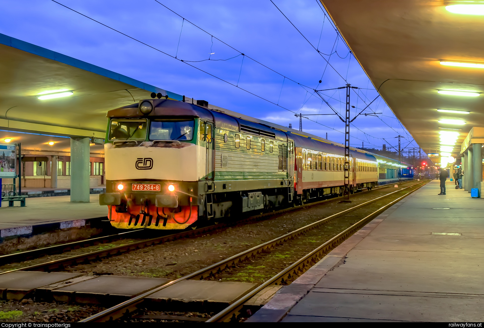 České dráhy 749 264 in obvod Praha 5 - CD 749 264 on Train C.B.-PRG spotted in PRG-Smichov
   Railwayfans