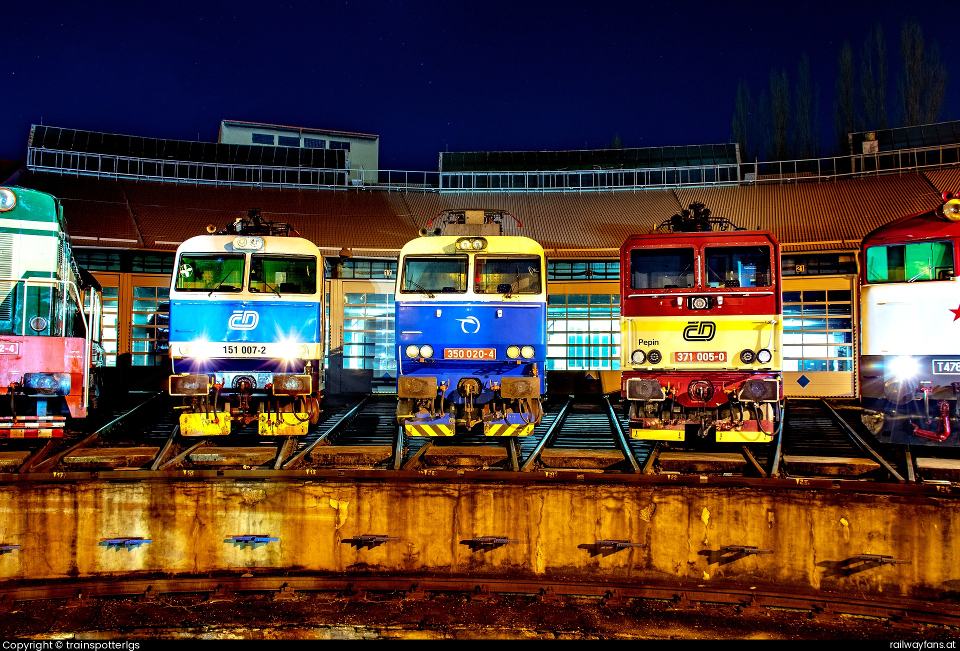 České dráhy 151 007 in Táborská - CD 151 007 + ZSSK 350 020 + CD 371 005 ''Pepin'' spotted in Olomouc Depo   Railwayfans