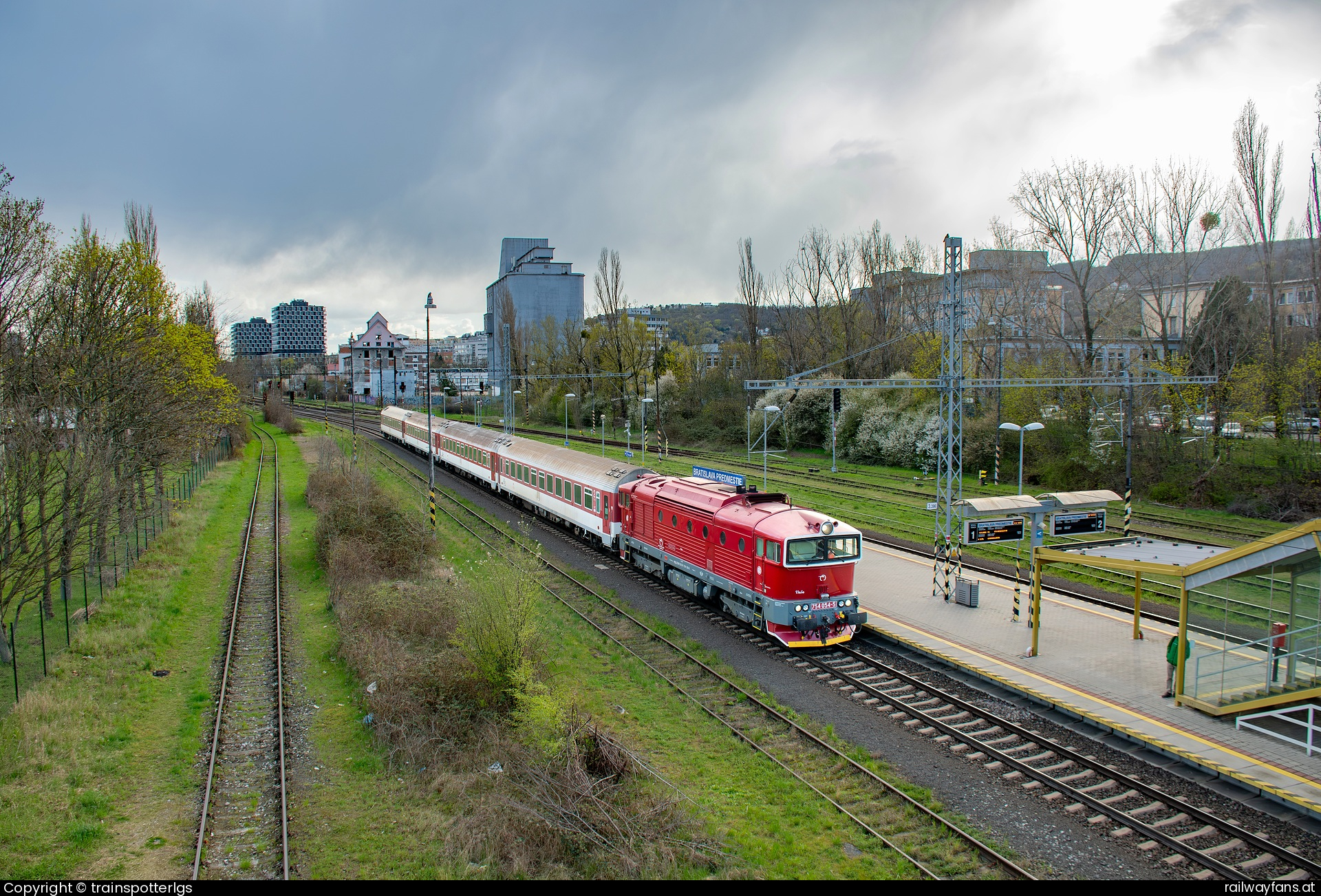 ZSSK 754 054 in Bratislava predmestie - ZSSK 754 054 ''Vaso'' spotted in Bratislava - Predmestie   Railwayfans