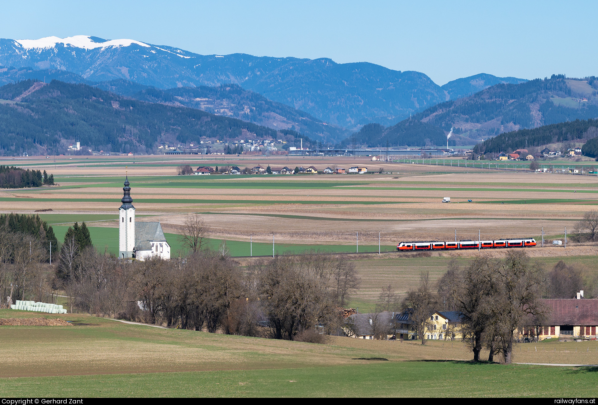 ÖBB 4746 in Kappel am Krappfeld mit dem 4223 - S 1 (Freisach-Lienz)   Railwayfans