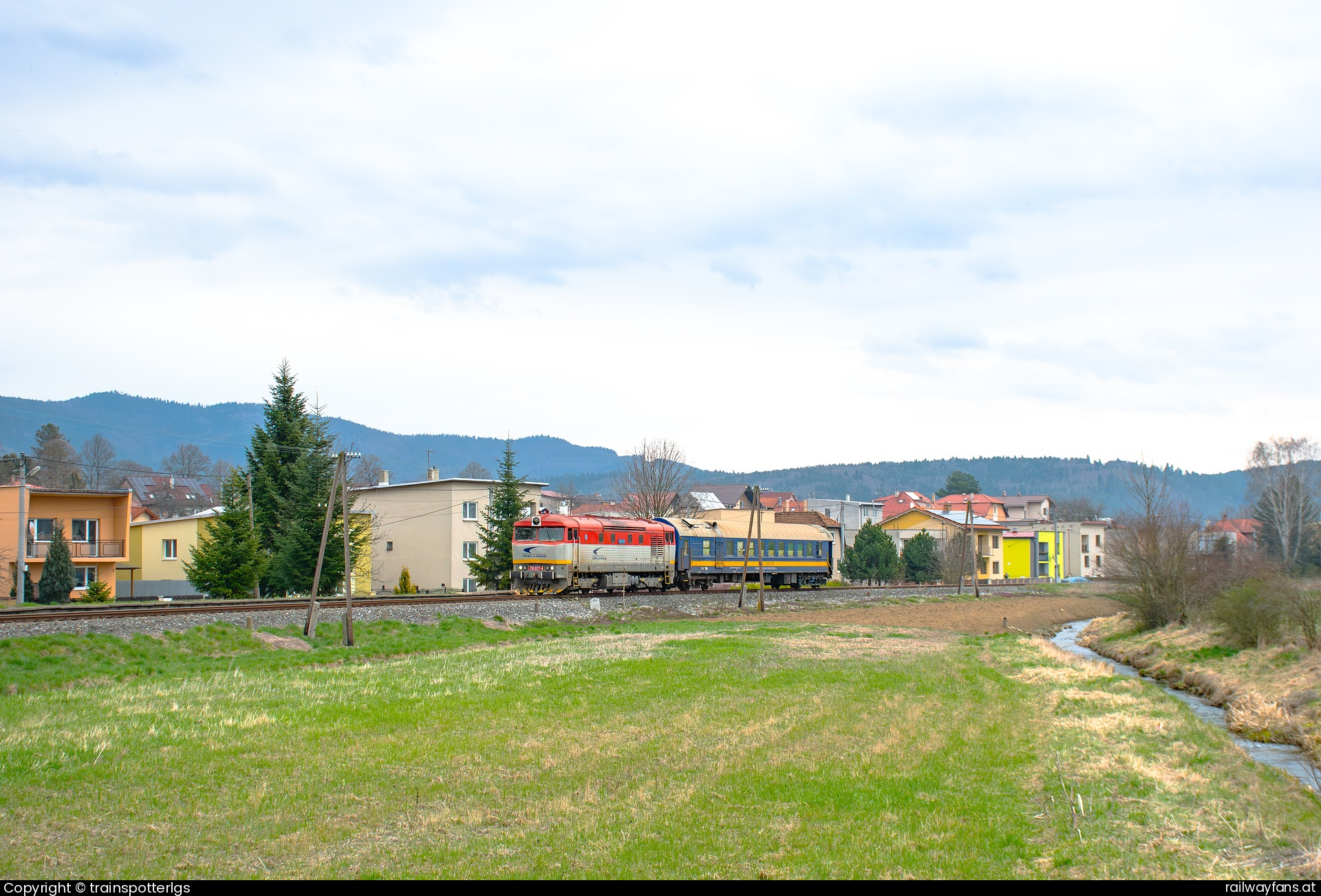 ZSSK Cargo 751 077 in Sládkovičova - ZSSKC 751 077 + GPK spotted in Spišské Vlachy   Railwayfans