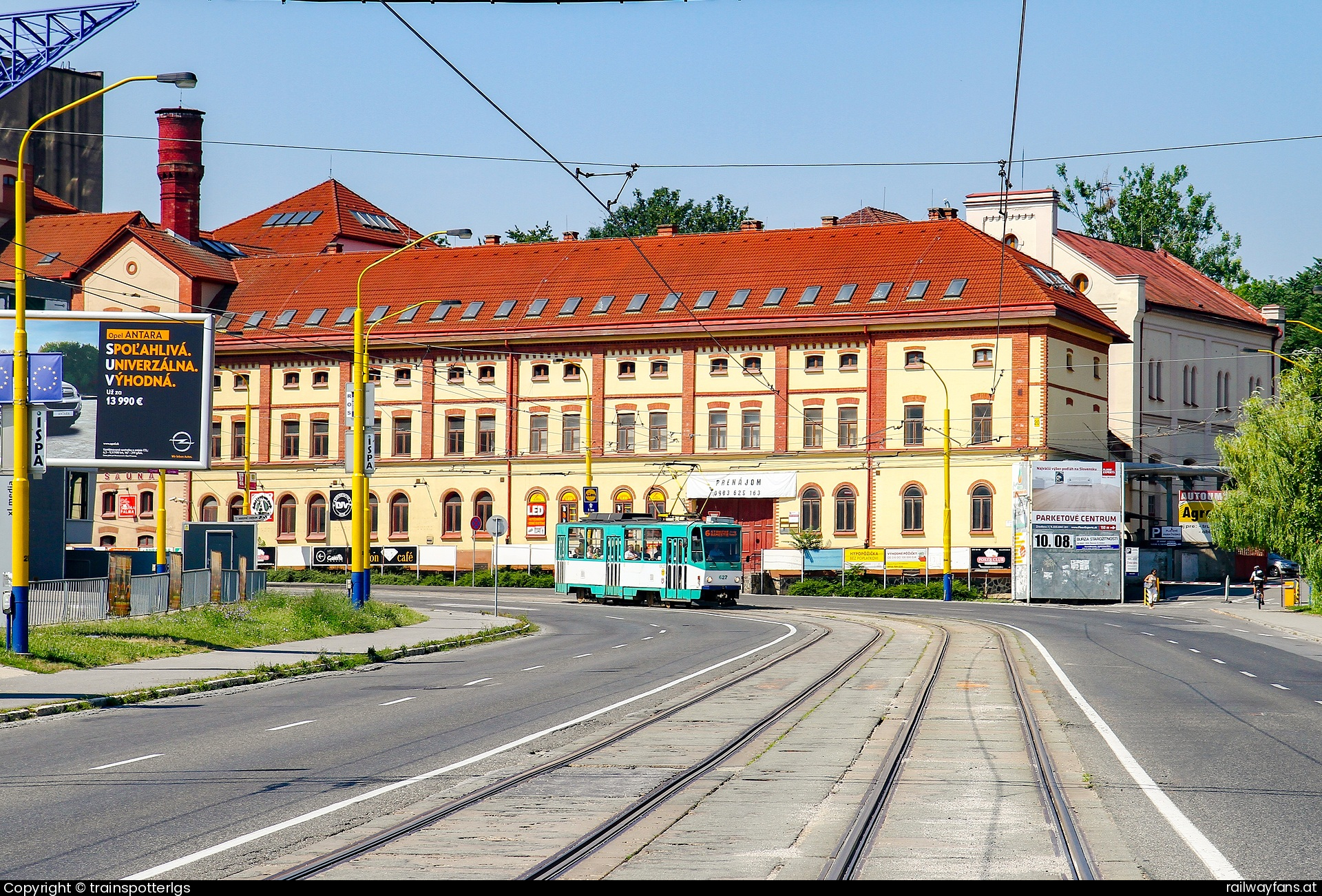 dpmk 627 in Štúrova - DPMK T6 627 spotted in Krajský súd   Railwayfans