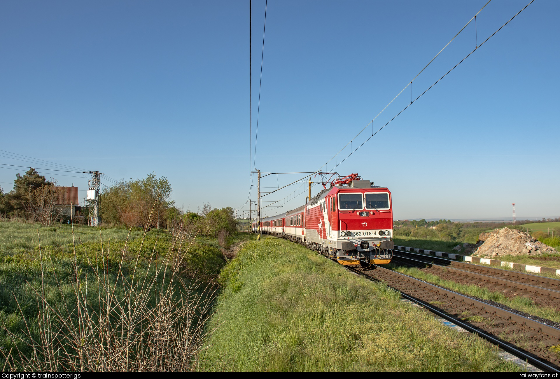 ZSSK 362 018 in Vyšná Myšľa - ZSSK 362 018 on REX spotted in Vyšná Myšľa   Railwayfans