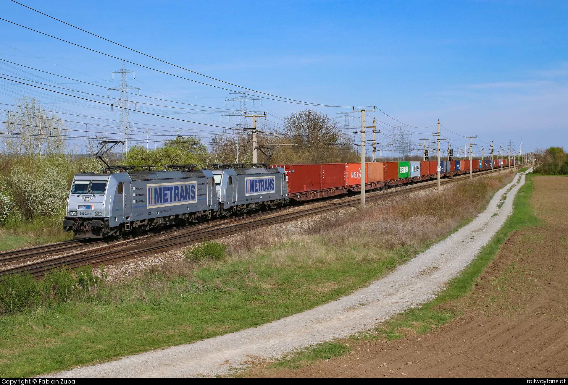 Metrans 386 024 in Götzendorf mit dem G 43623  Railwayfans