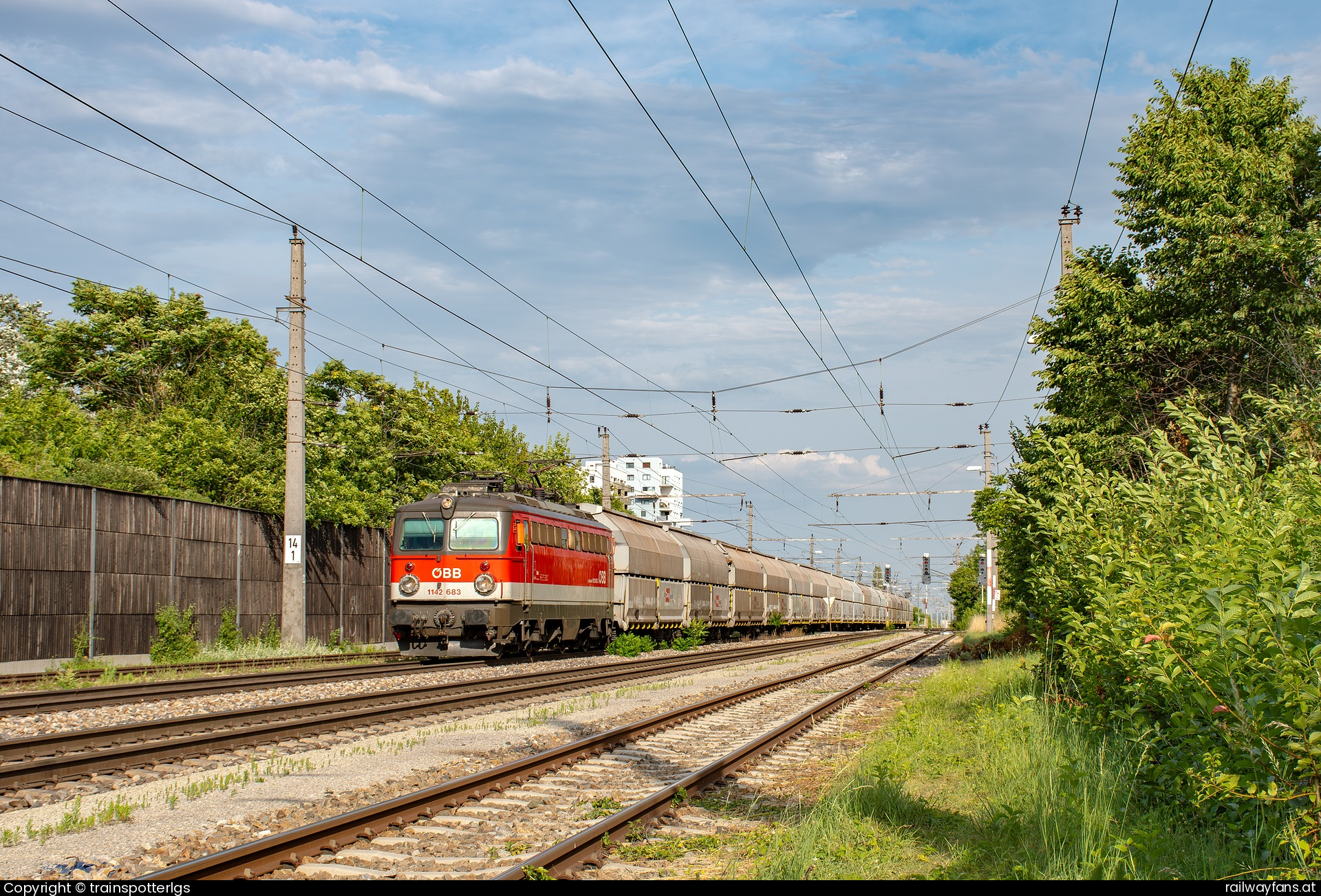 ÖBB 1142 683 in  - ÖBB 1142 683 spotted in Oberlaa
   Railwayfans