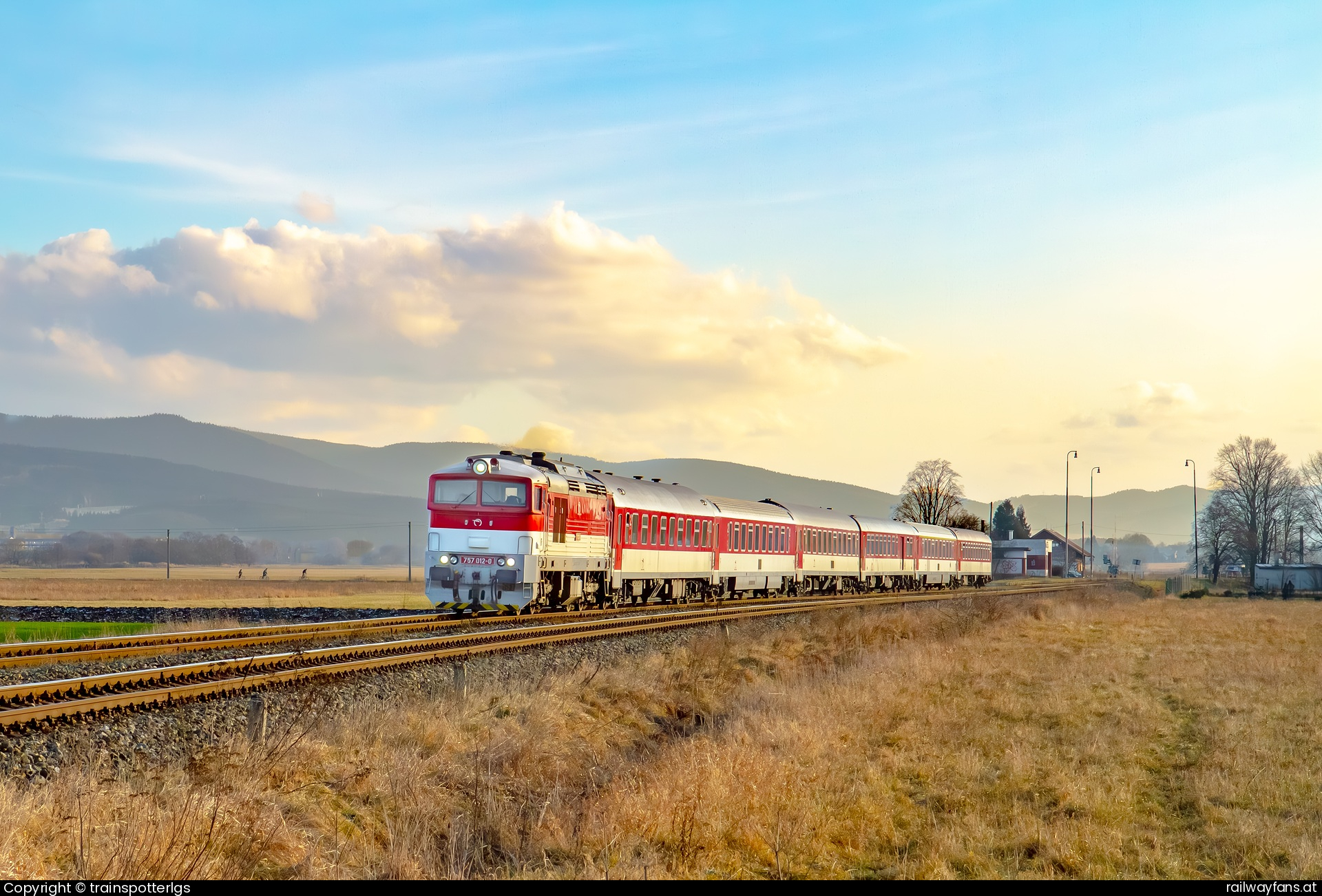 ZSSK 757 012 in Bodorová - ZSSK 757 012 spotted in Malý Čepčín
   Railwayfans