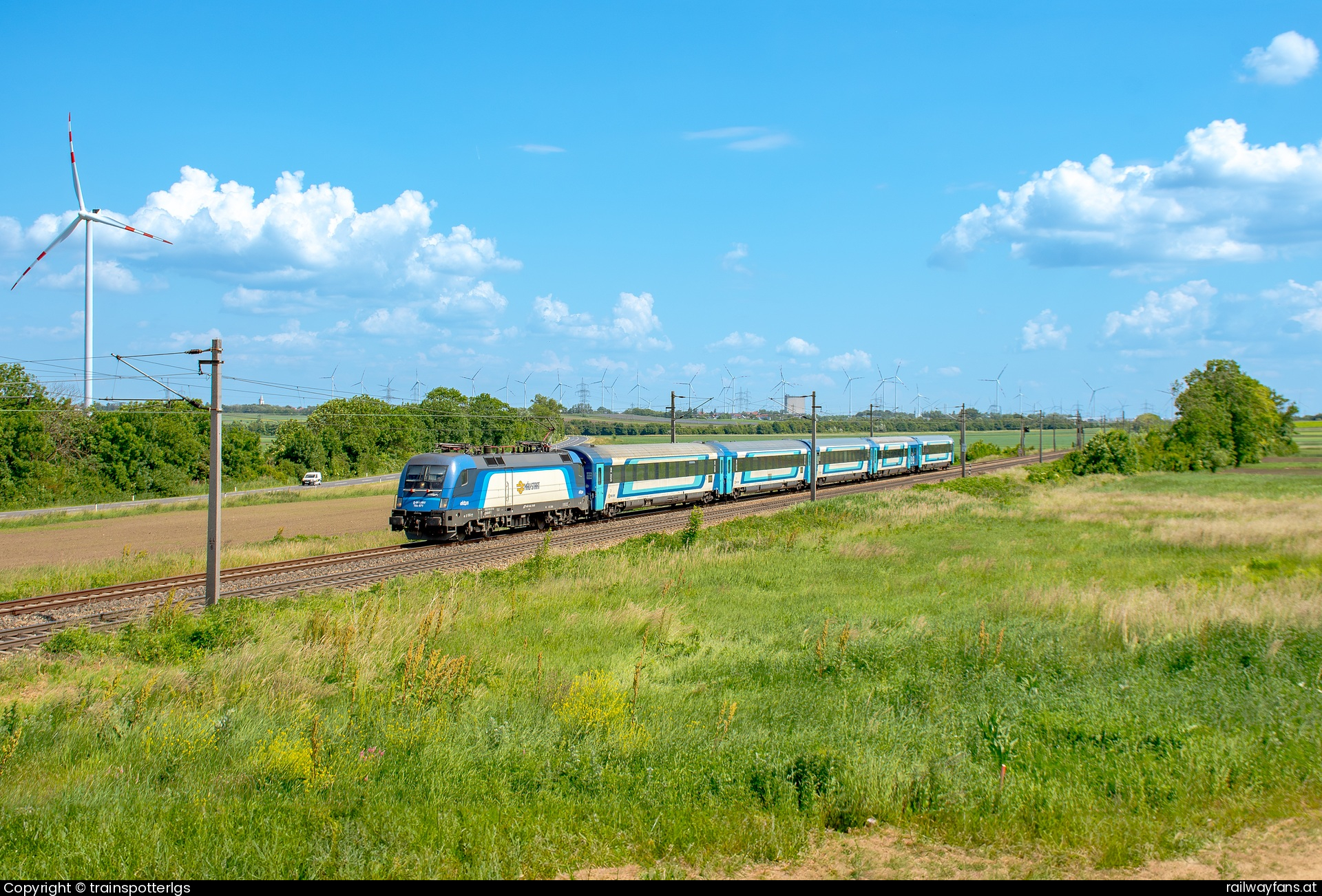 MRCE 182 571 in Parndorf - MAV Start (MRCE) spotted near Bruckneudorf   Railwayfans